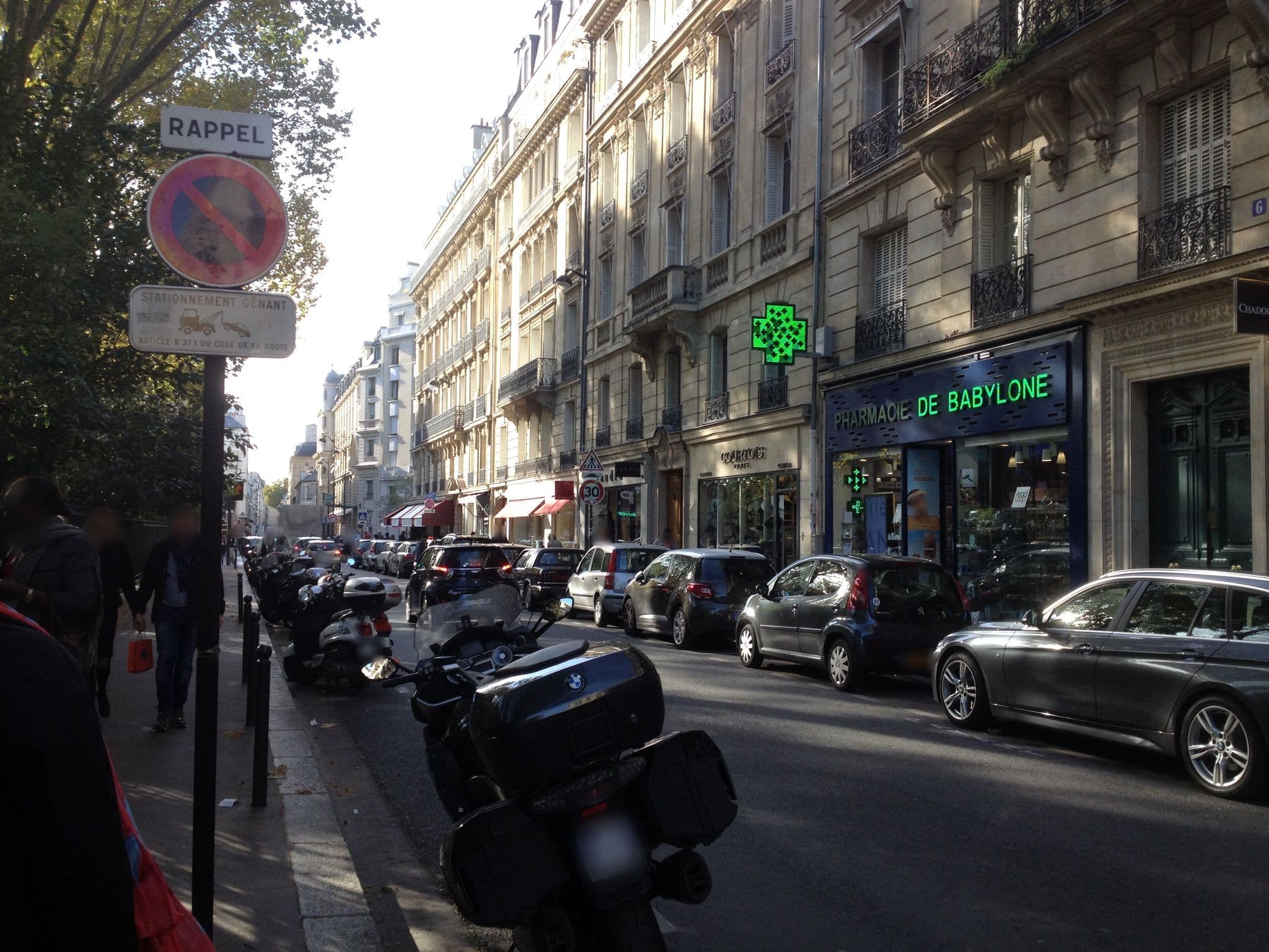 Street view near Signature, Paris 06 Luxembourg — © zimmy (CC BY-SA · Mapillary)
