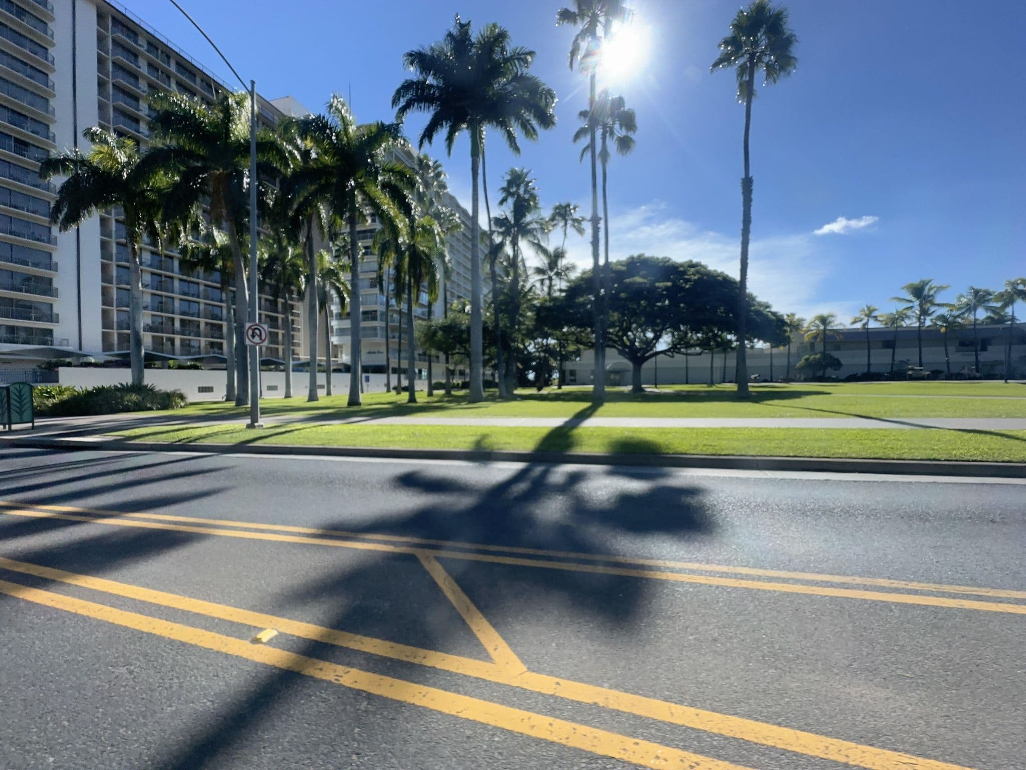 Street view near Rainbow Tower, Waikīkī — © quickness805 (CC BY-SA · Mapillary)