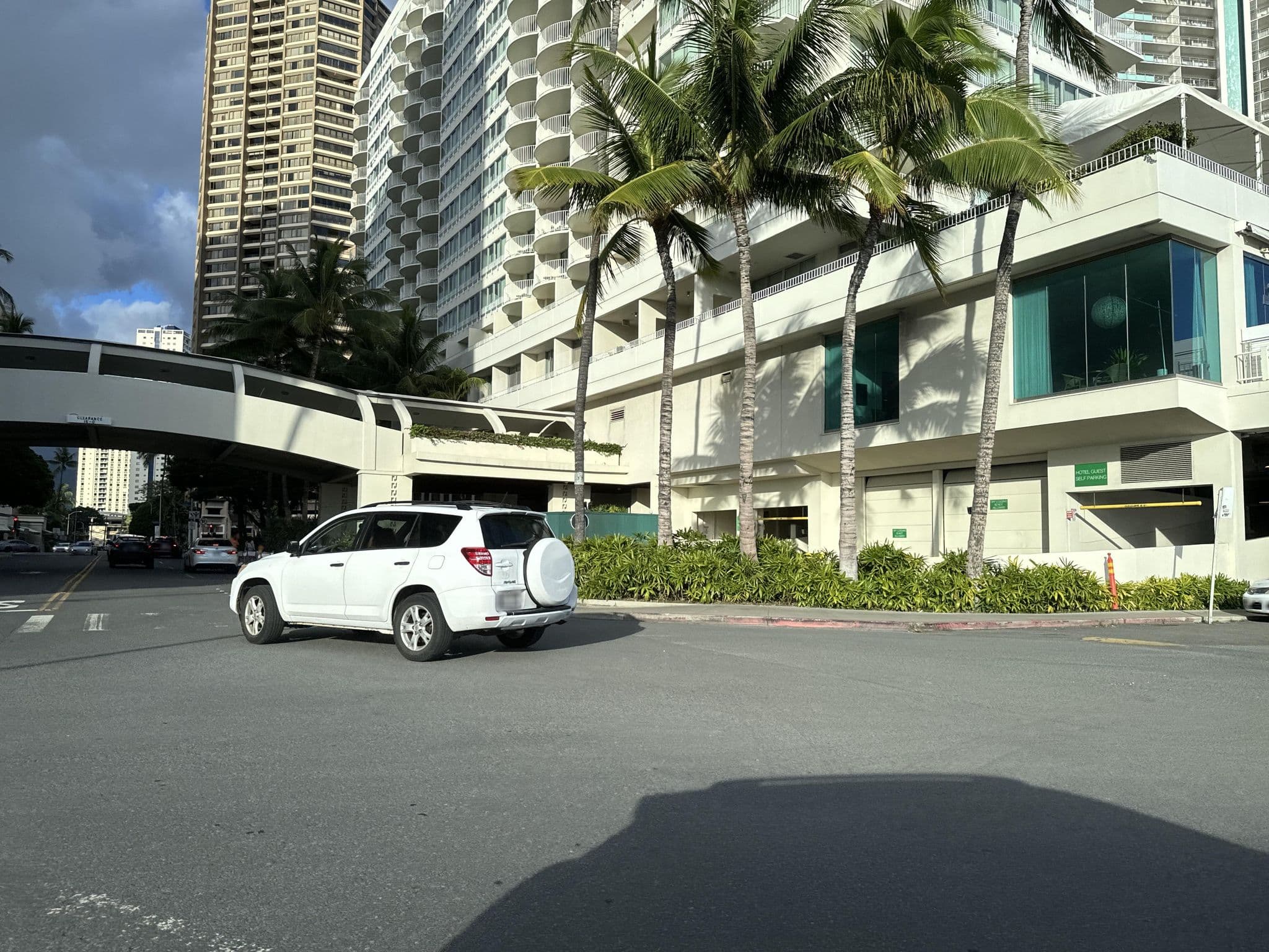 Street view near Anekona Management, Waikīkī — © filipb (CC BY-SA · Mapillary)