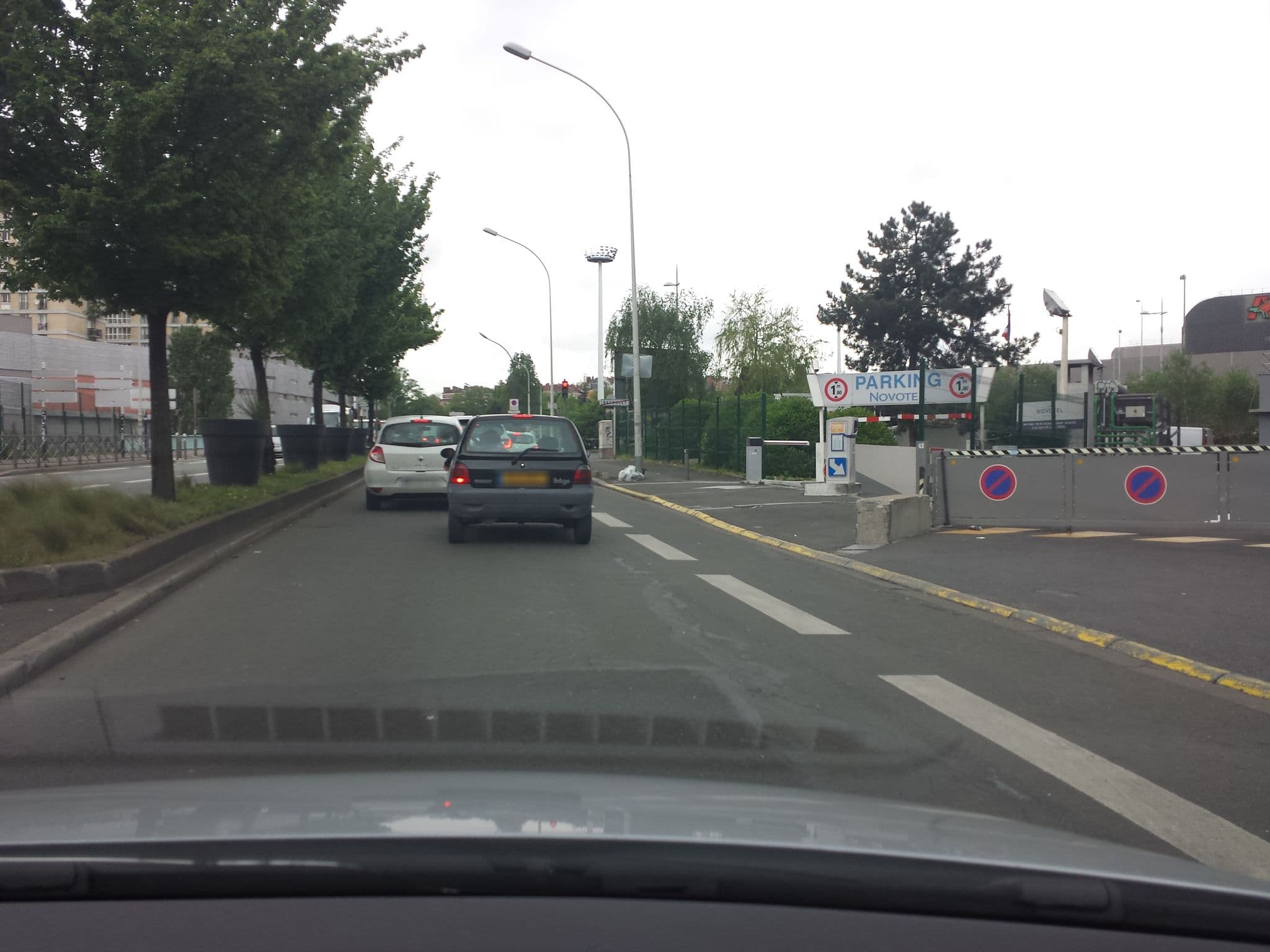 Street view near Novotel Paris Est, Bagnolet — © x_javier (CC BY-SA · Mapillary)