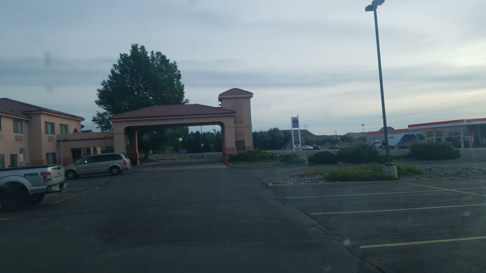 Street view near Super 8, Thermopolis — © jbthemilker (CC BY-SA · Mapillary)