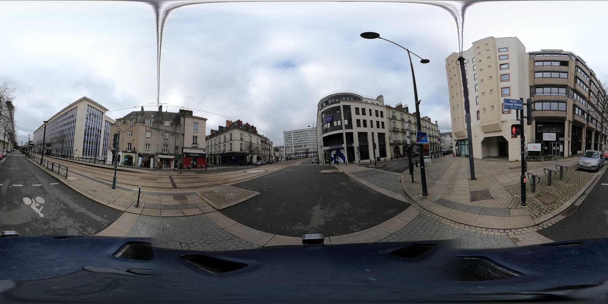 Street view near Hôtel ibis Nantes Centre Tour Bretagne, Nantes — © ClementH44 (CC BY-SA · Mapillary)