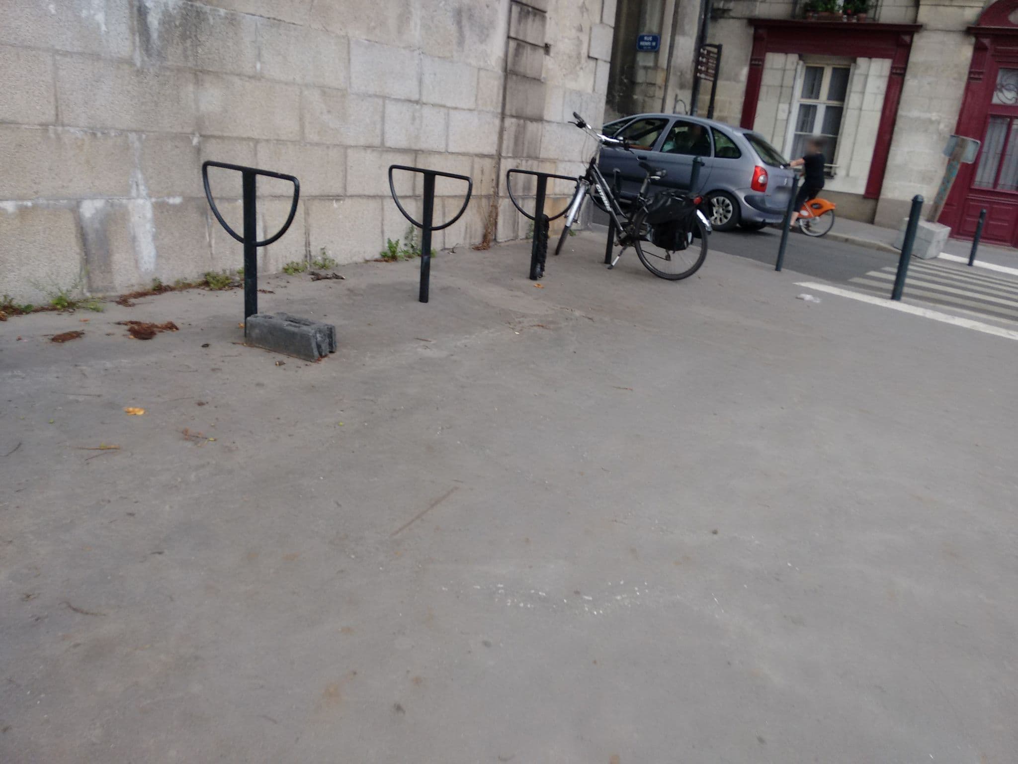 Street view near Hôtel du Château, Nantes — © jglacerda (CC BY-SA · Mapillary)