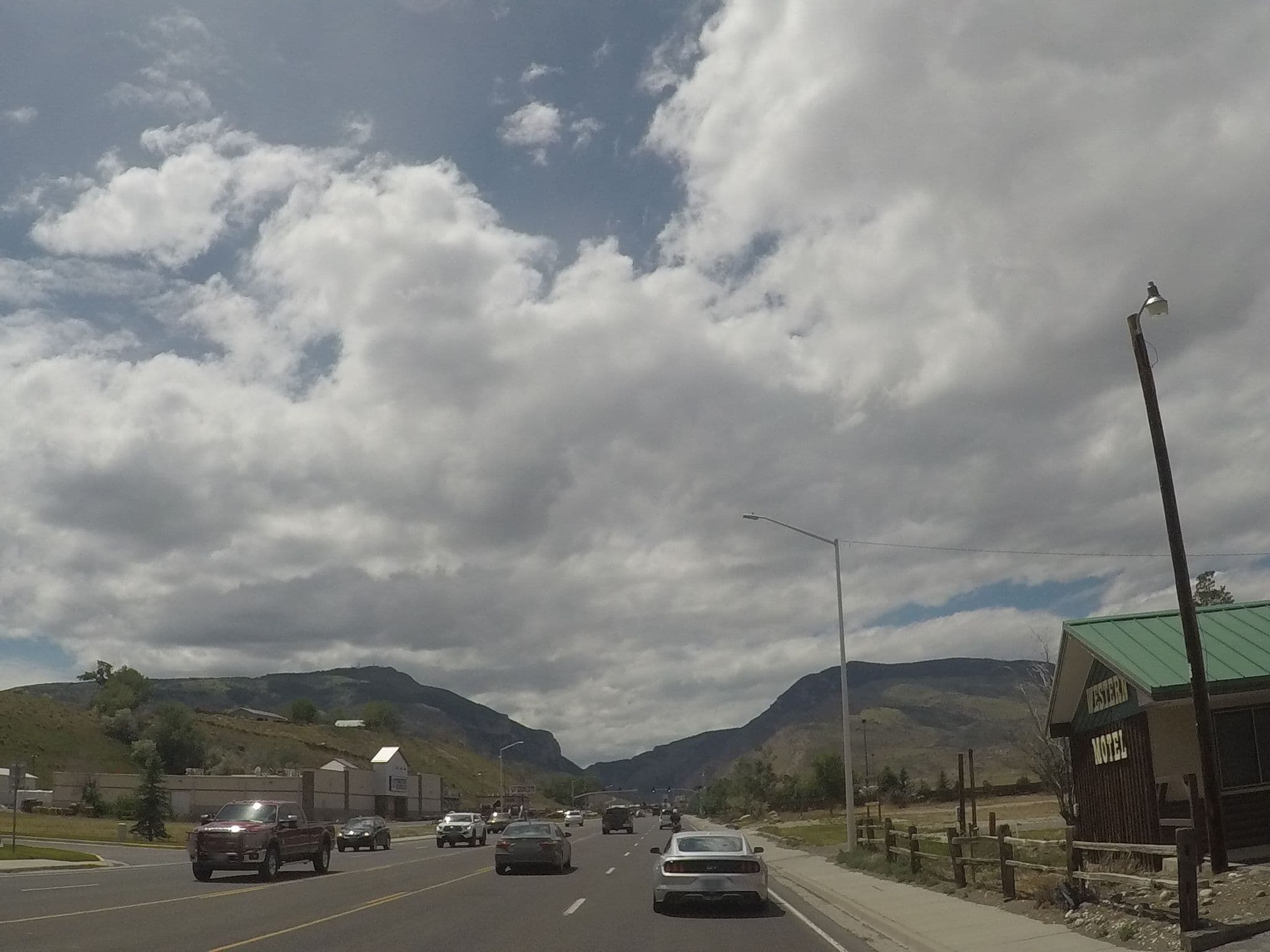 Street view near Western 6 Gun Motel, Cody — © chrisbeddow (CC BY-SA · Mapillary)