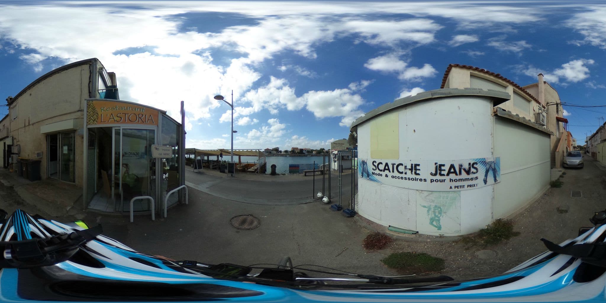 Street view near Mon P'tit Hôtel, Vias — © adrian2 (CC BY-SA · Mapillary)