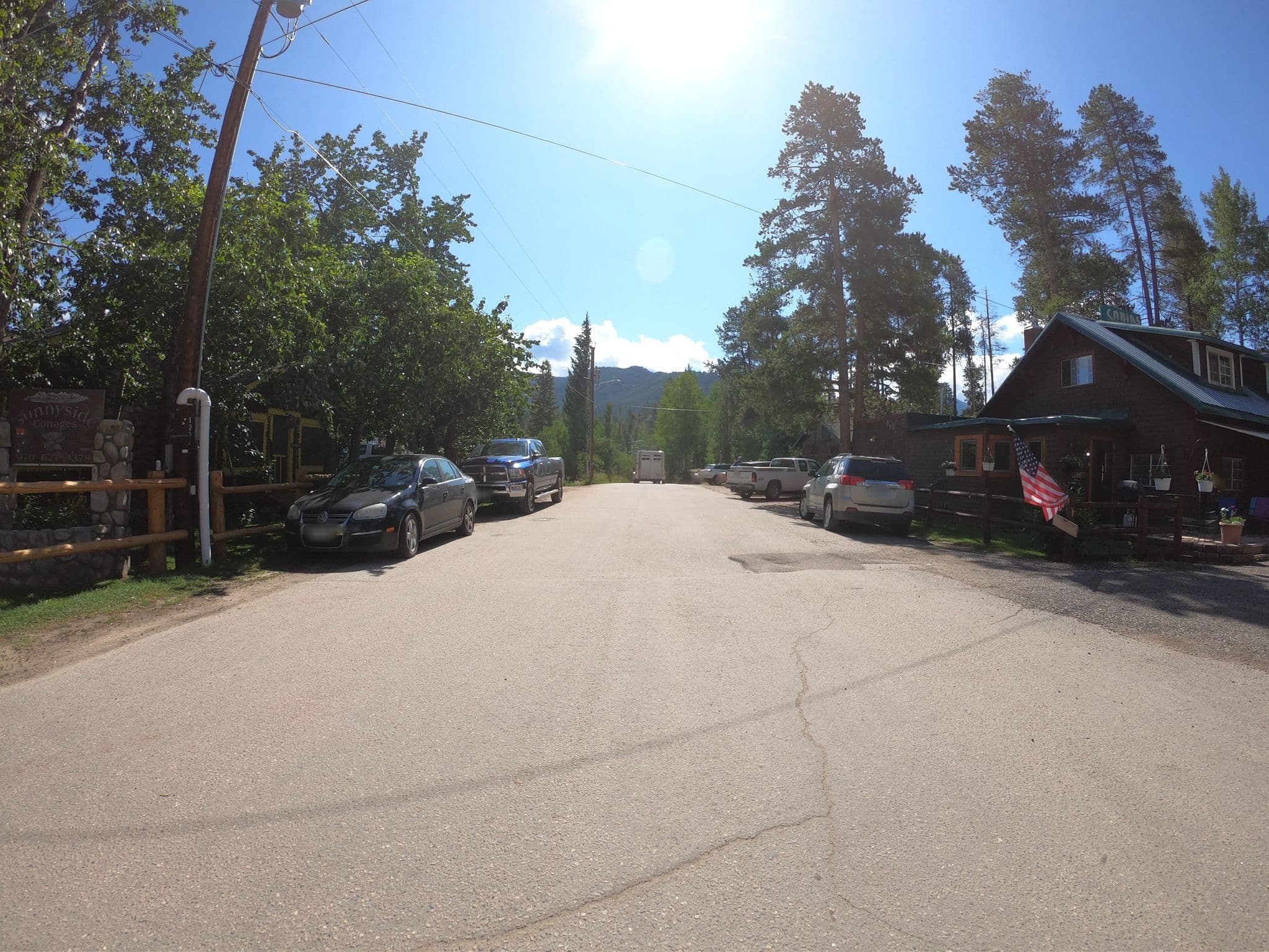 Street view near Sunnyside Cottages, Estes Park — © toebee (CC BY-SA · Mapillary)