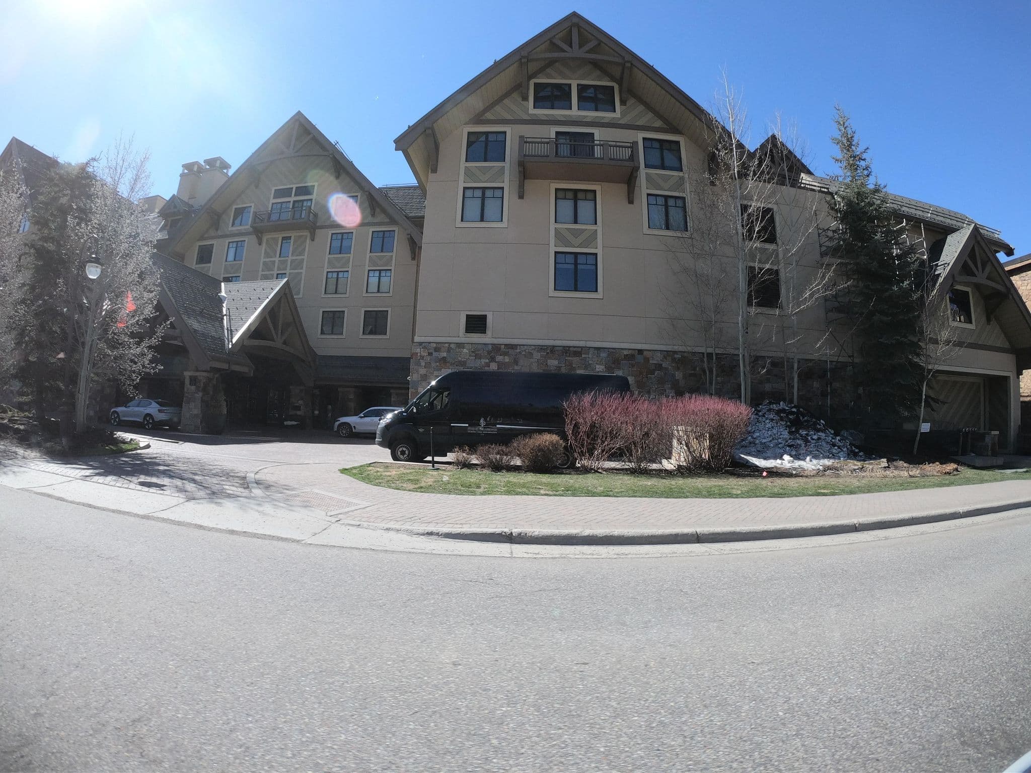 Street view near Four Seasons Resort and Residences Vail, Minturn — © roadgeek_md99 (CC BY-SA · Mapillary)