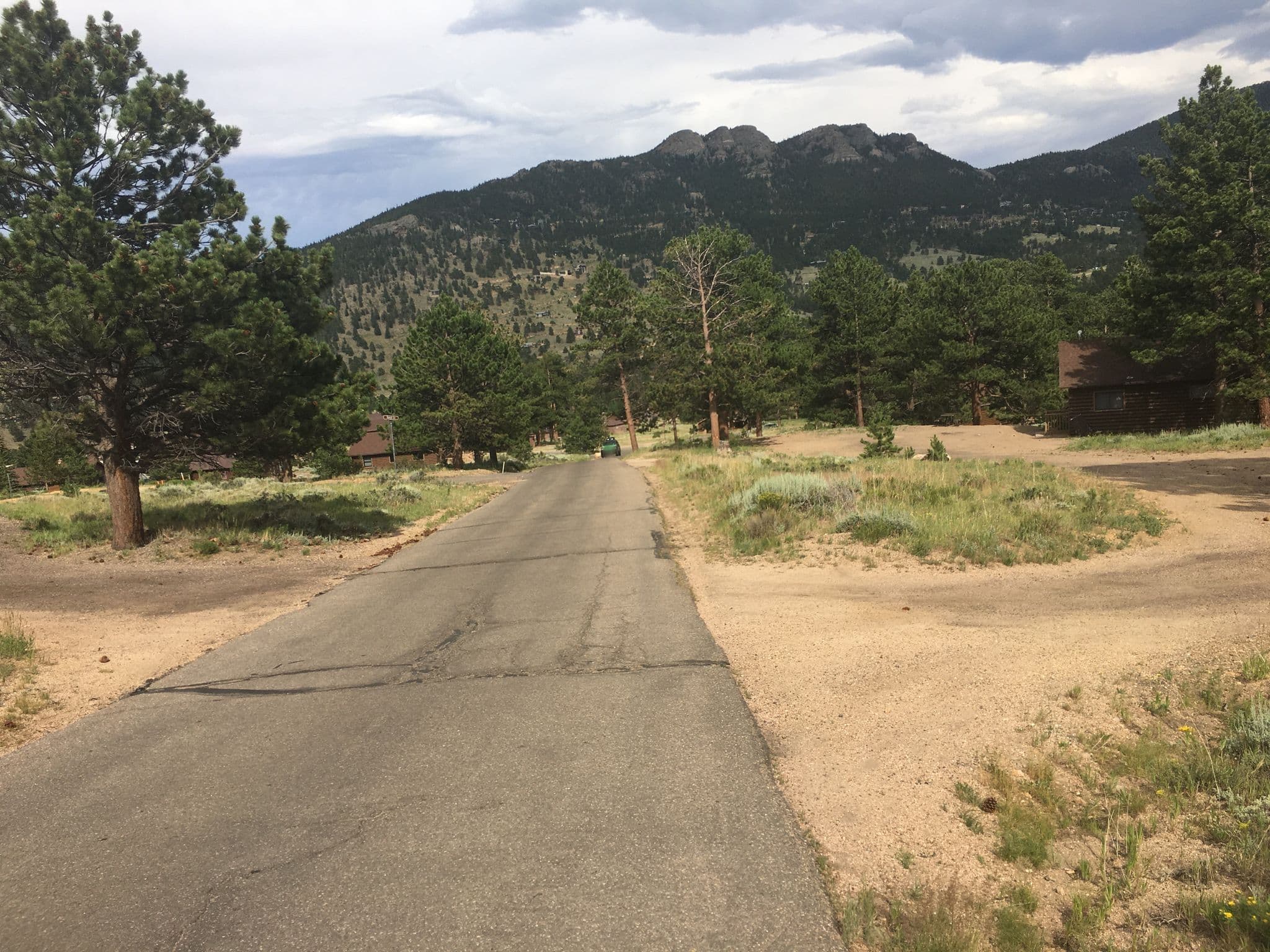 Street view near Avalanche Cabin, Estes Park — © hereitgoes (CC BY-SA · Mapillary)