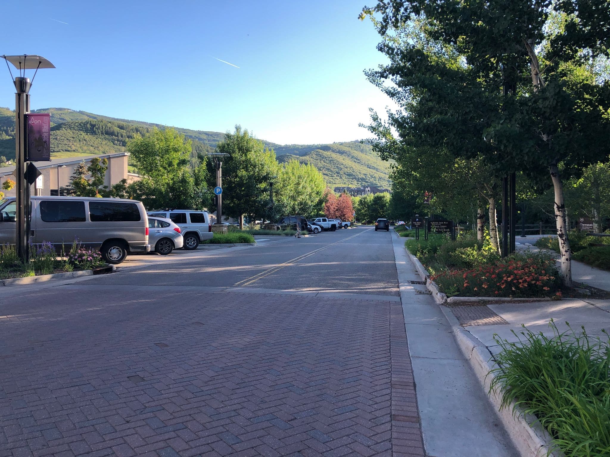 Street view near One Nipple Mountain, Edwards — © jon_hanson (CC BY-SA · Mapillary)