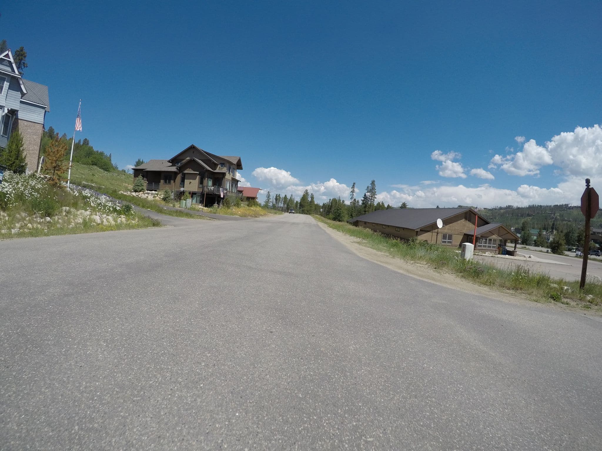 Street view near Winter Park Chateau, Idaho Springs — © toebee (CC BY-SA · Mapillary)