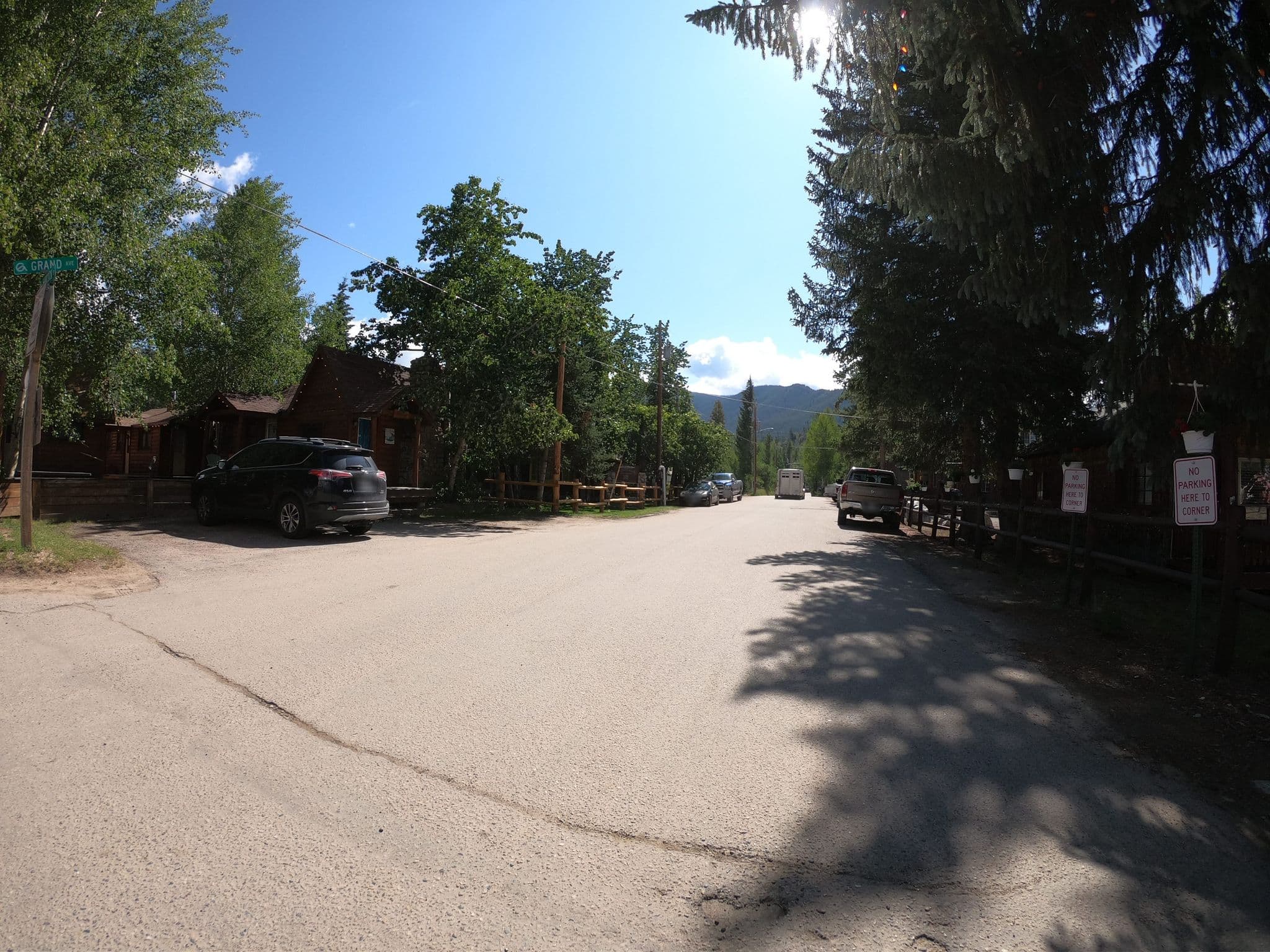 Street view near Wildwood Cabins, Estes Park — © toebee (CC BY-SA · Mapillary)