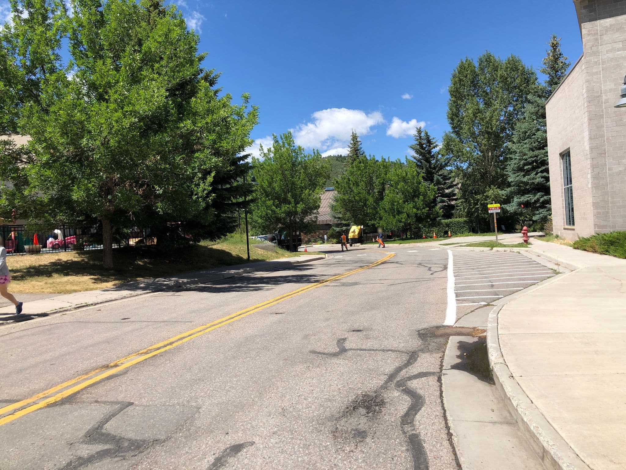 Street view near Sheraton Mountain Vista Villas, Avon / Vail Valley, Edwards — © jon_hanson (CC BY-SA · Mapillary)