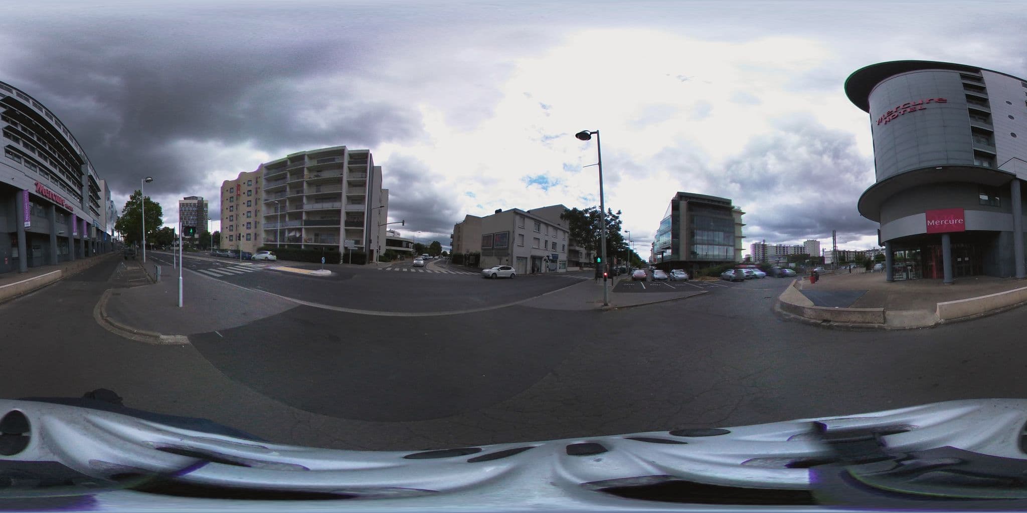 Street view near Mercure, Tours — © estevan (CC BY-SA · Mapillary)