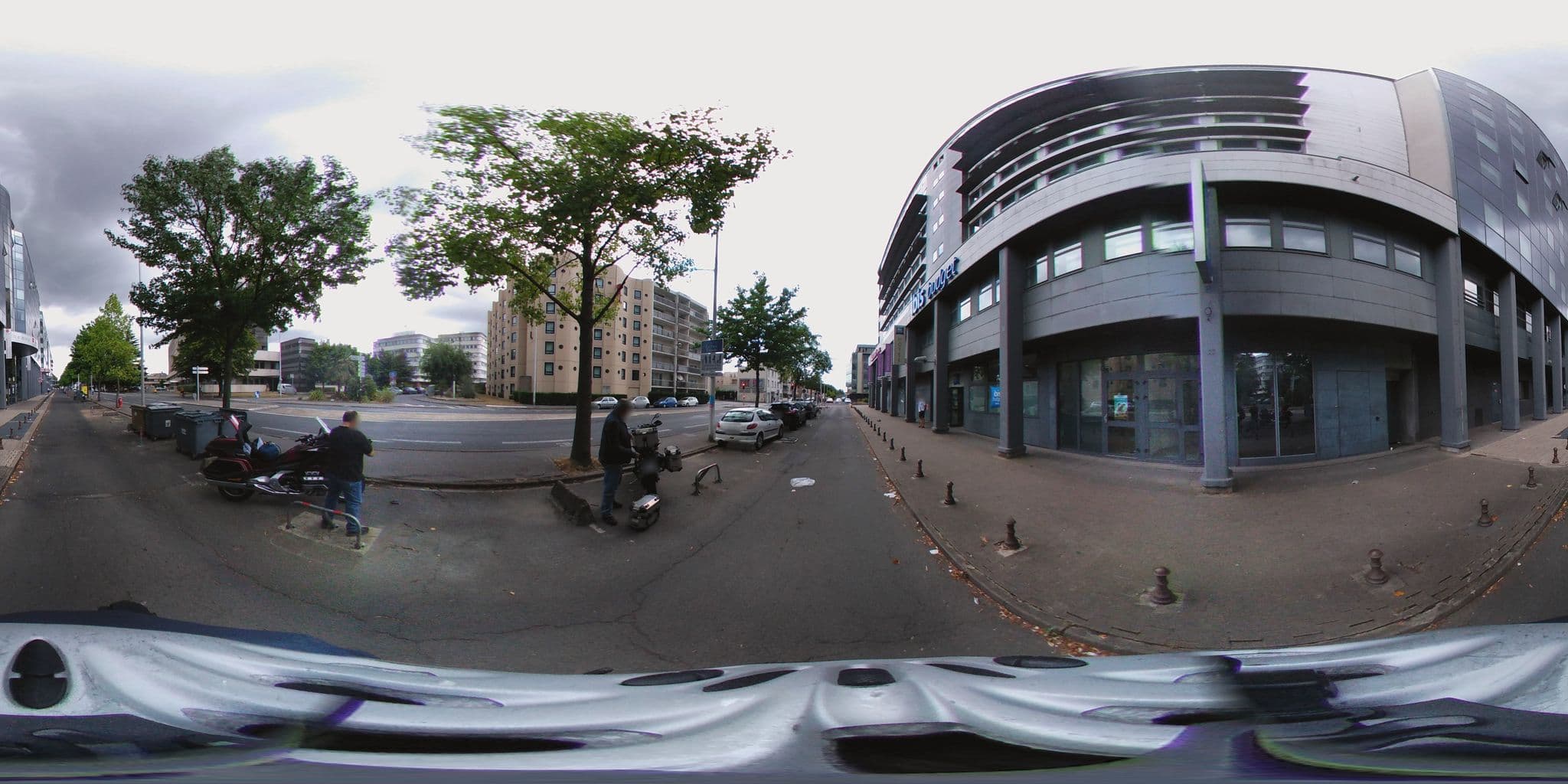 Street view near Ibis Budget Tours Centre Gare, Tours — © estevan (CC BY-SA · Mapillary)