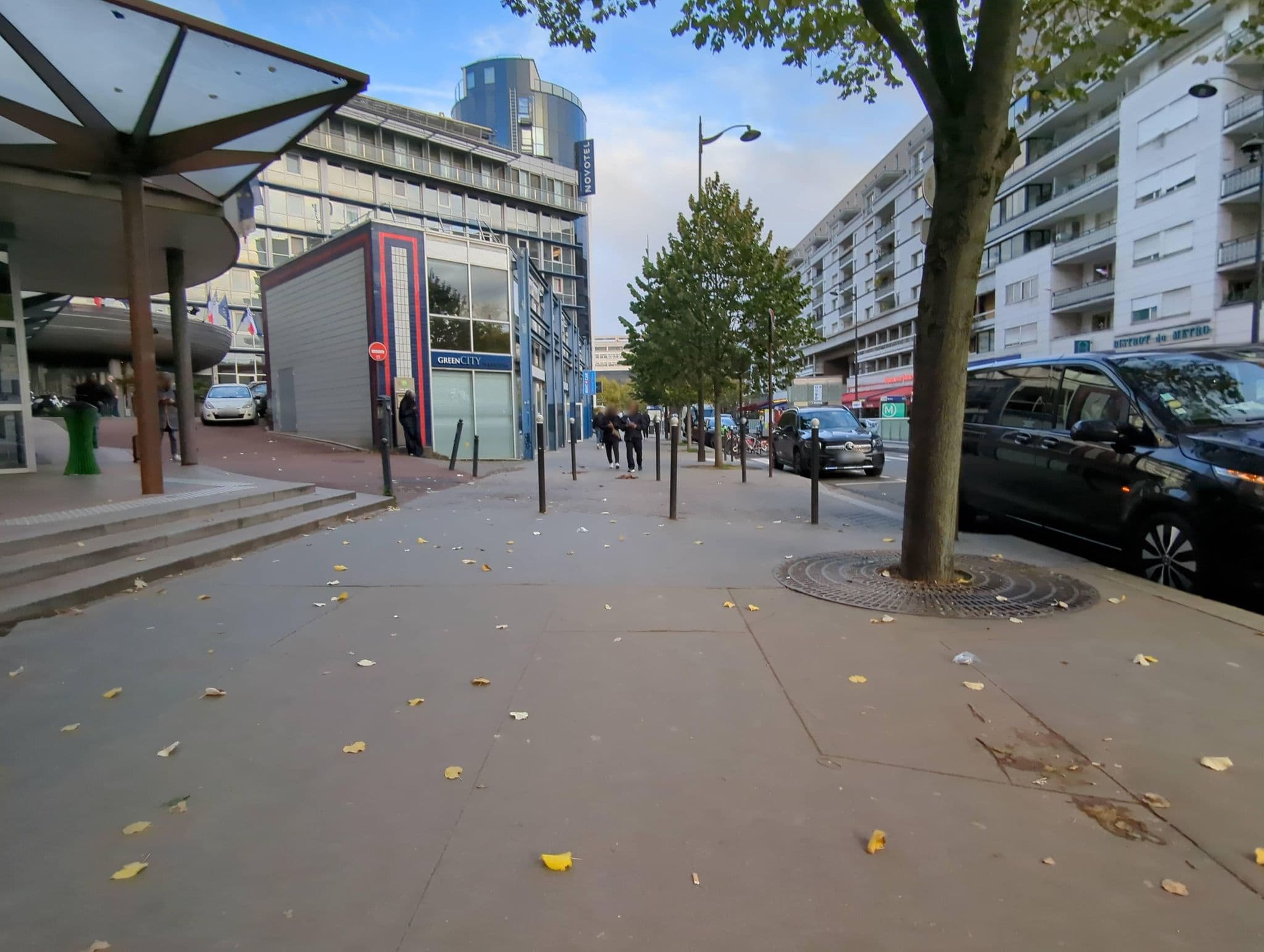 Street view near Hôtel Ibis Styles Paris-Bercy, Bercy — © miguel_andrade (CC BY-SA · Mapillary)