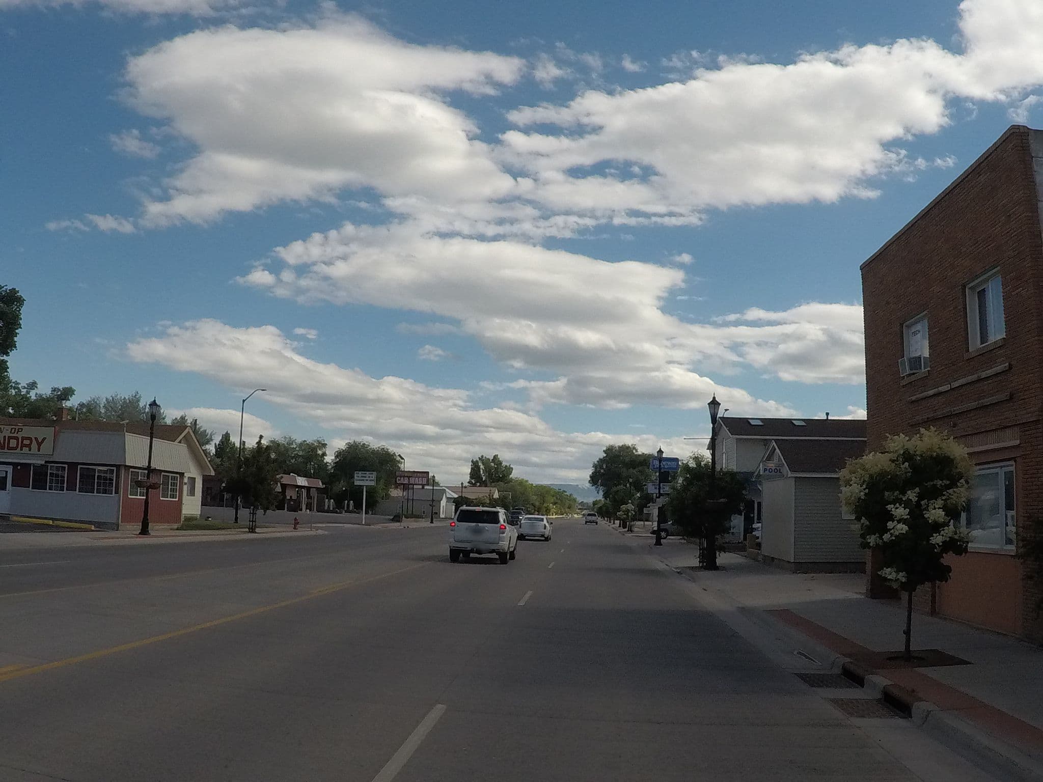 Street view near Knights Inn, Sheridan — © chrisbeddow (CC BY-SA · Mapillary)