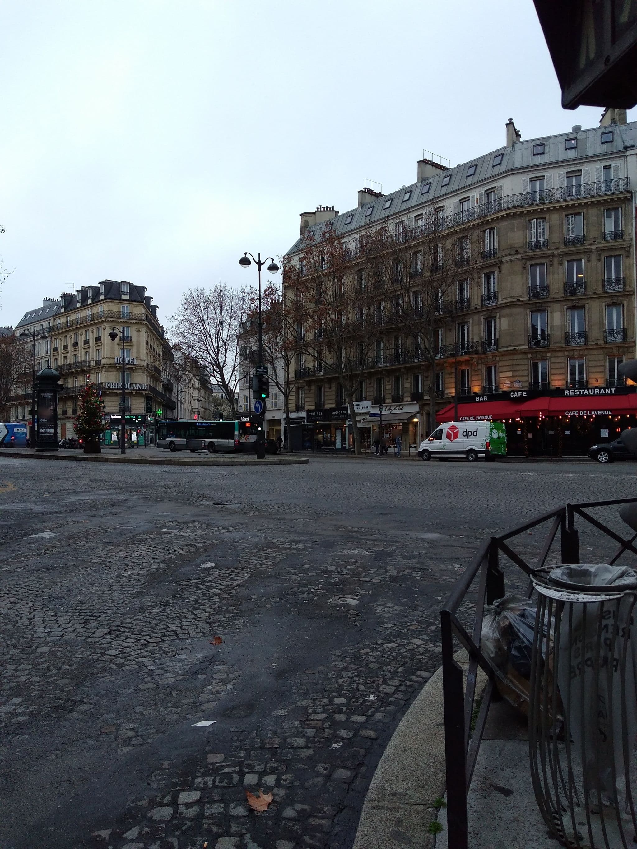 Street view near Hôtel Plaza Élysées, Paris 08 Élysée