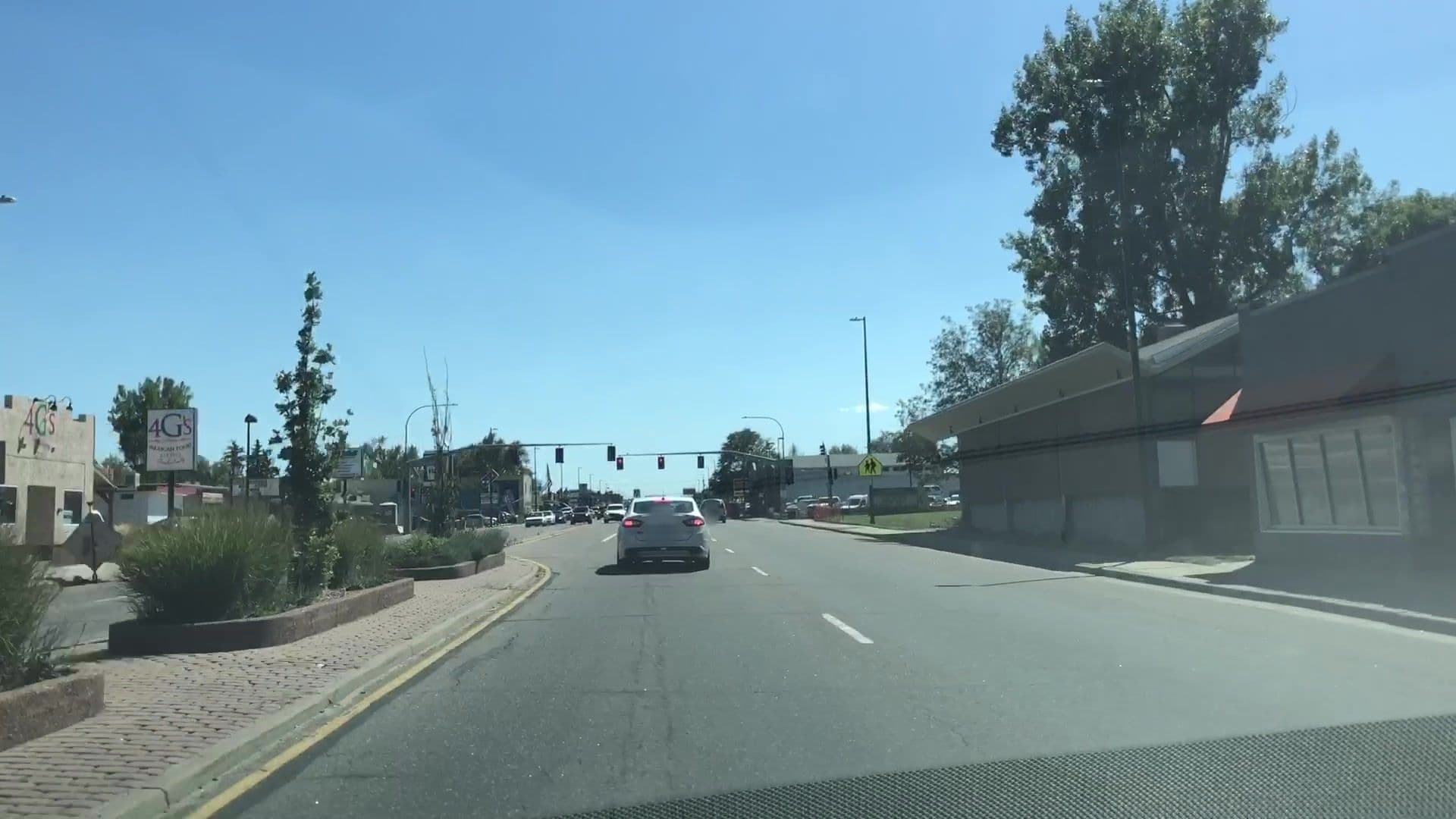 Street view near Four U Motel, Englewood — © lvl5 (CC BY-SA · Mapillary)