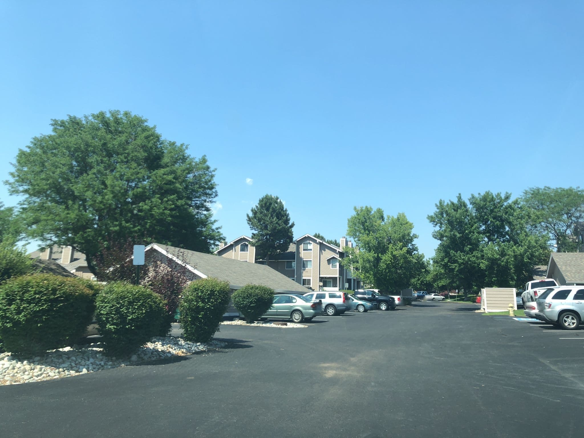 Street view near Brint Inn South, Cherry Creek — © mly_den03 (CC BY-SA · Mapillary)