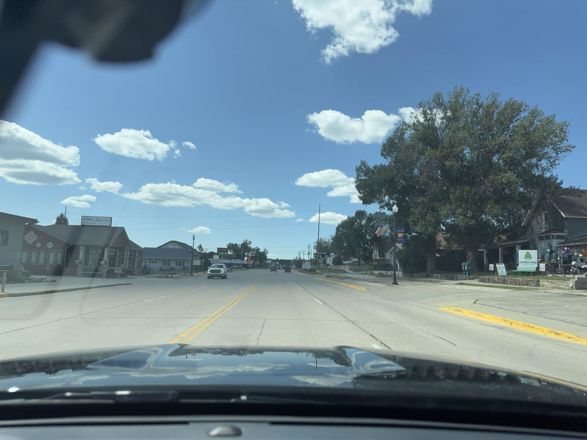 Street view near Choice Hotels, Custer — © whitecotton (CC BY-SA · Mapillary)