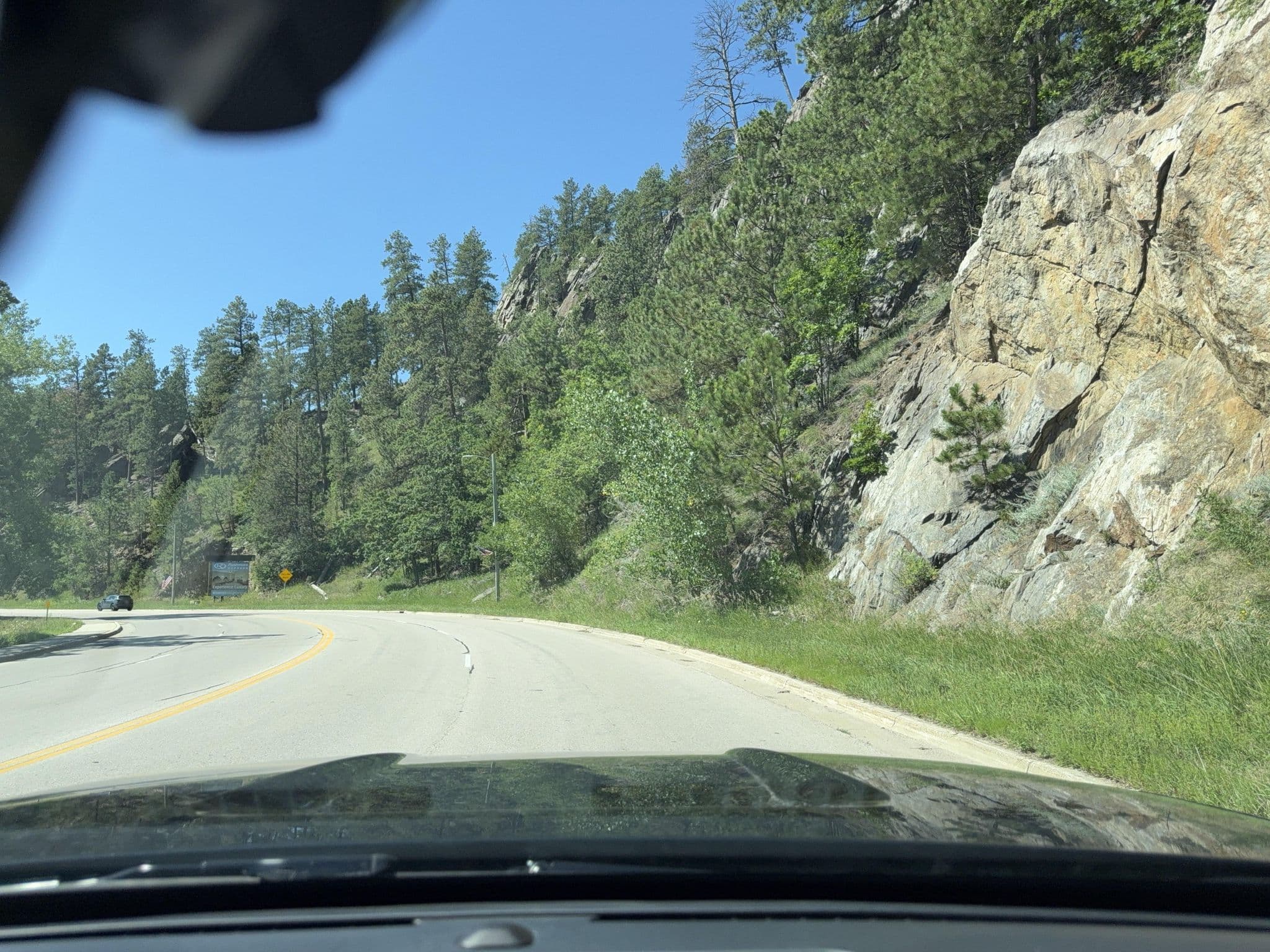 Street view near Choice Hotels, Colonial Pine Hills — © whitecotton (CC BY-SA · Mapillary)