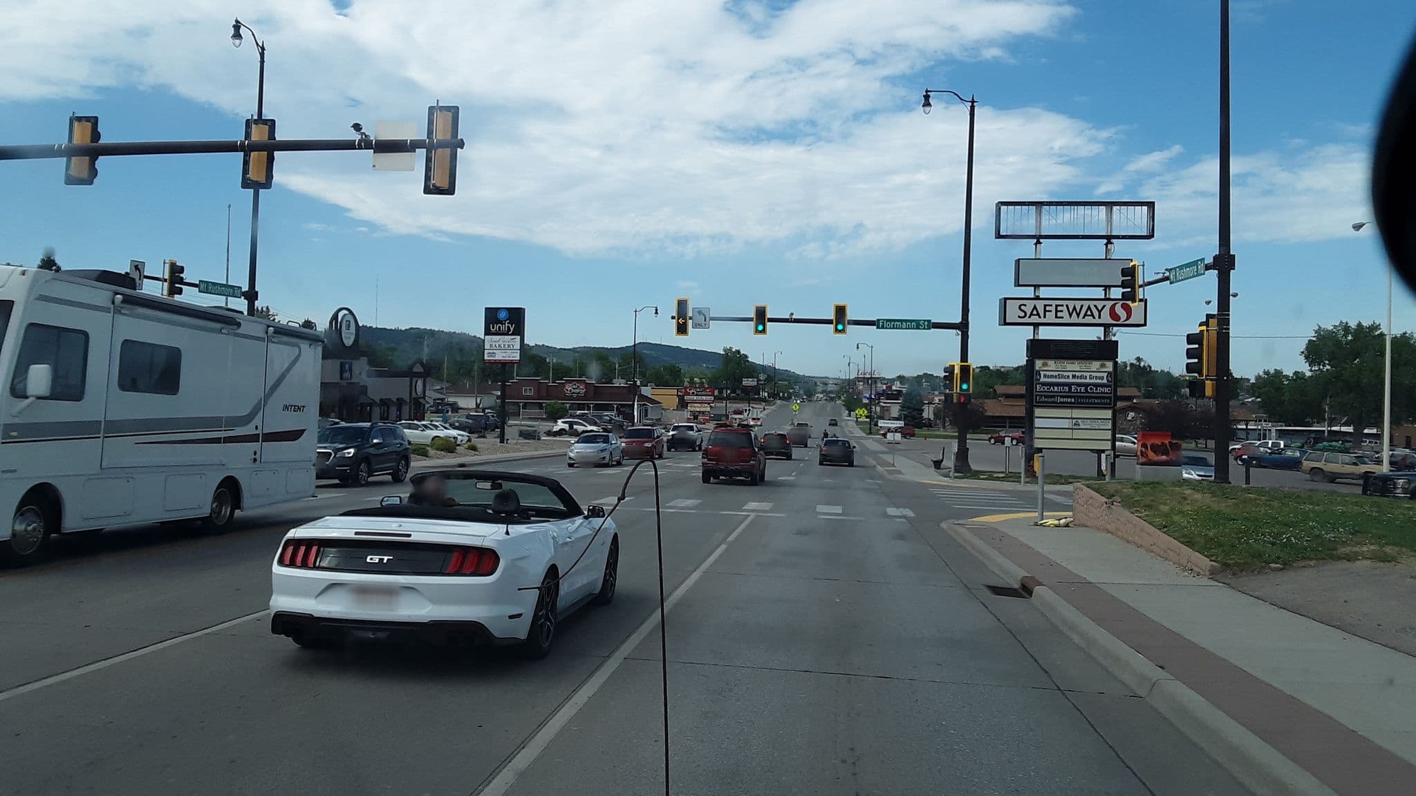 Street view near Rodeway Inn, Rapid City — © jbthemilker (CC BY-SA · Mapillary)