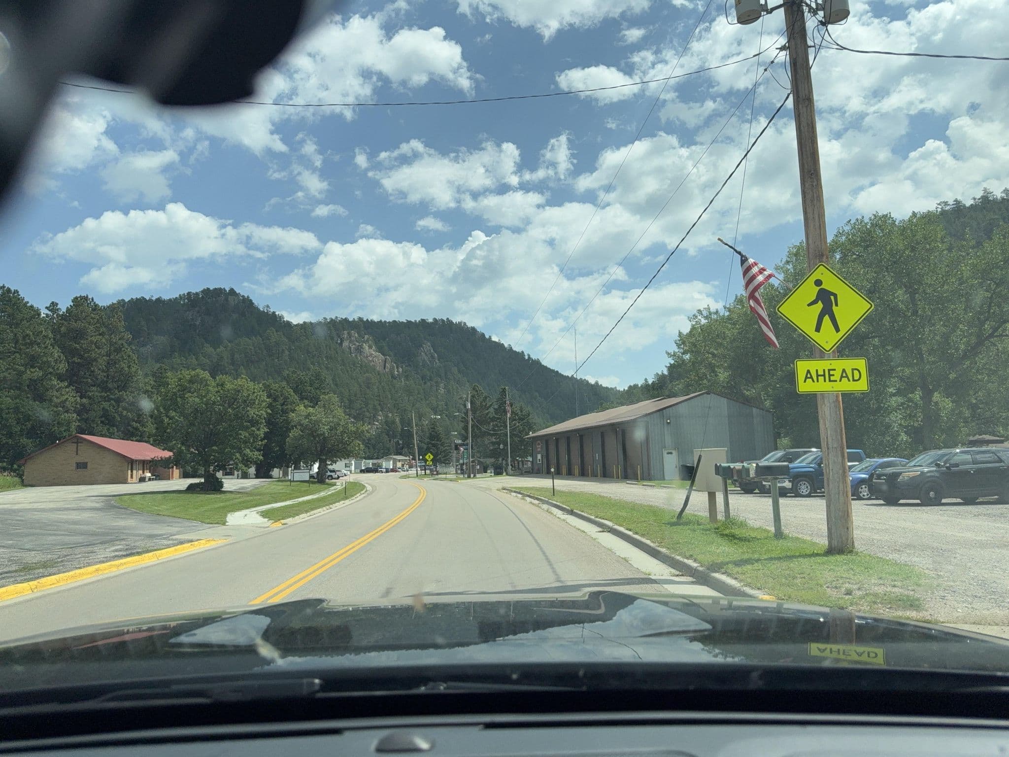 Street view near Rodeway Inn Near Mt. Rushmore Memorial, Colonial Pine Hills — © whitecotton (CC BY-SA · Mapillary)