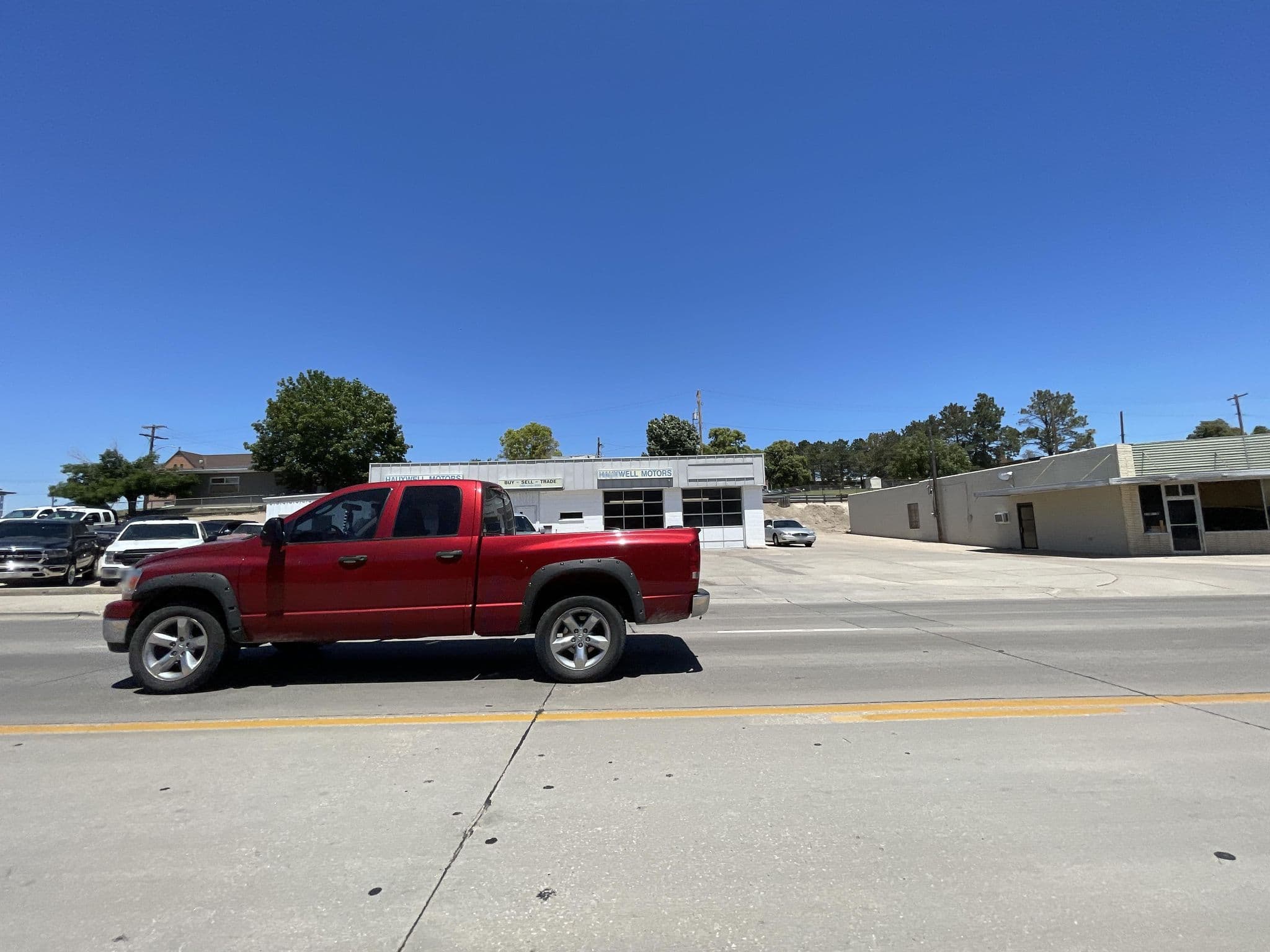 Street view near Coratel Inn & Suites, McCook — © filipb (CC BY-SA · Mapillary)