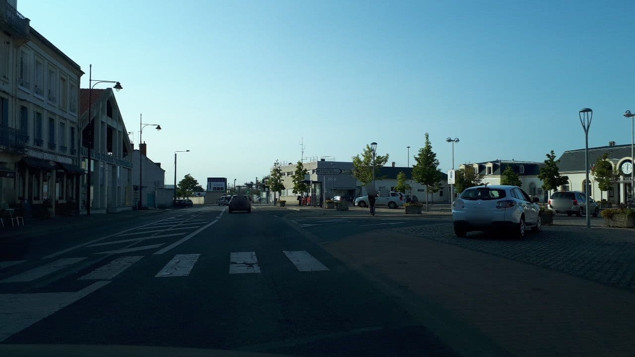 Street view near Bonne Nuit, Vierzon — © lluc (CC BY-SA · Mapillary)
