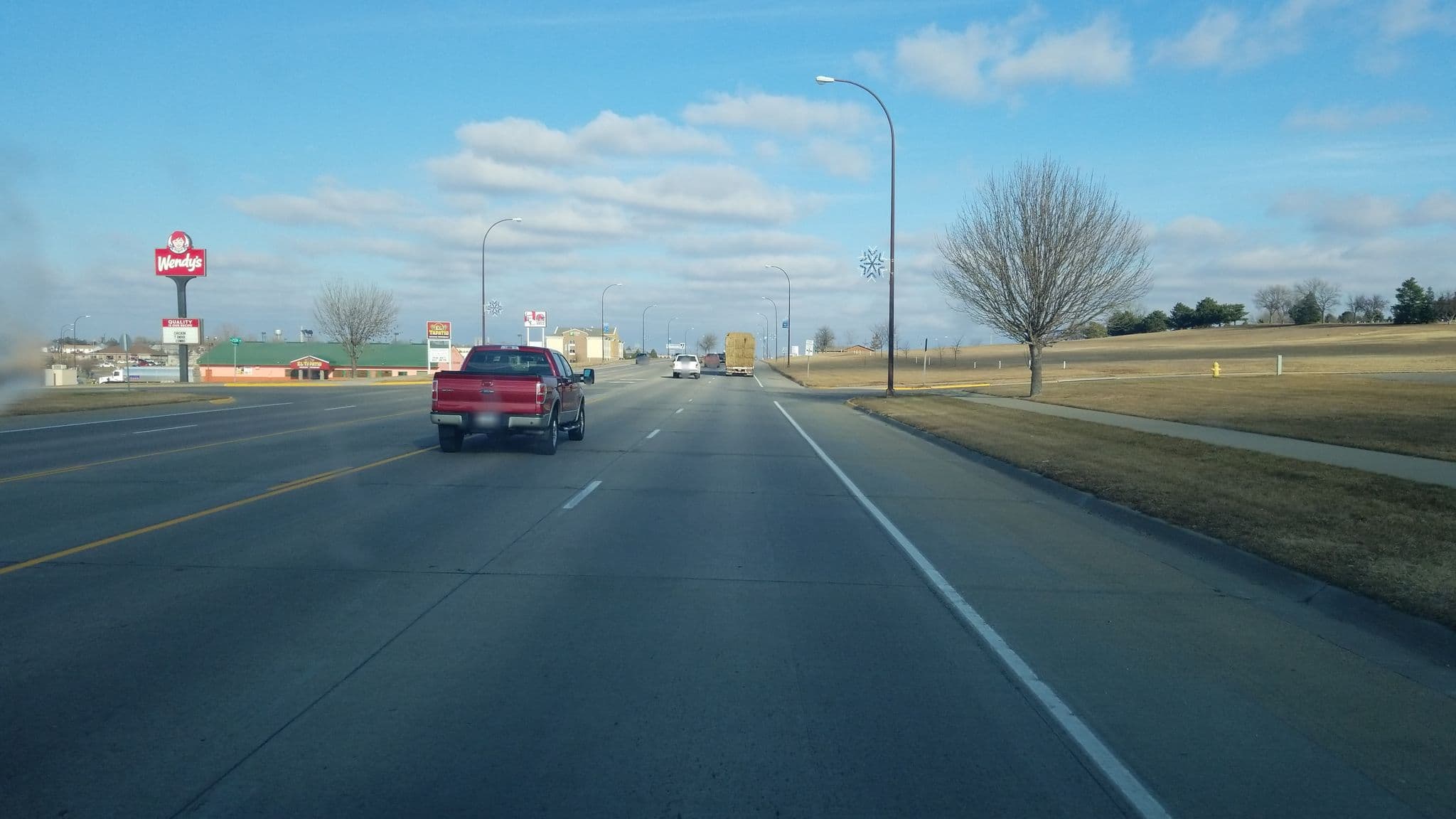 Street view near Choice Hotels, Yankton — © jbthemilker (CC BY-SA · Mapillary)