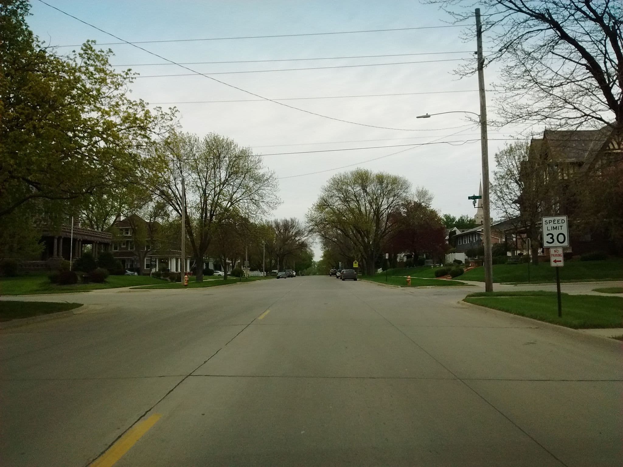 Street view near Linda Sue Manor, Sioux City — © kylegates (CC BY-SA · Mapillary)