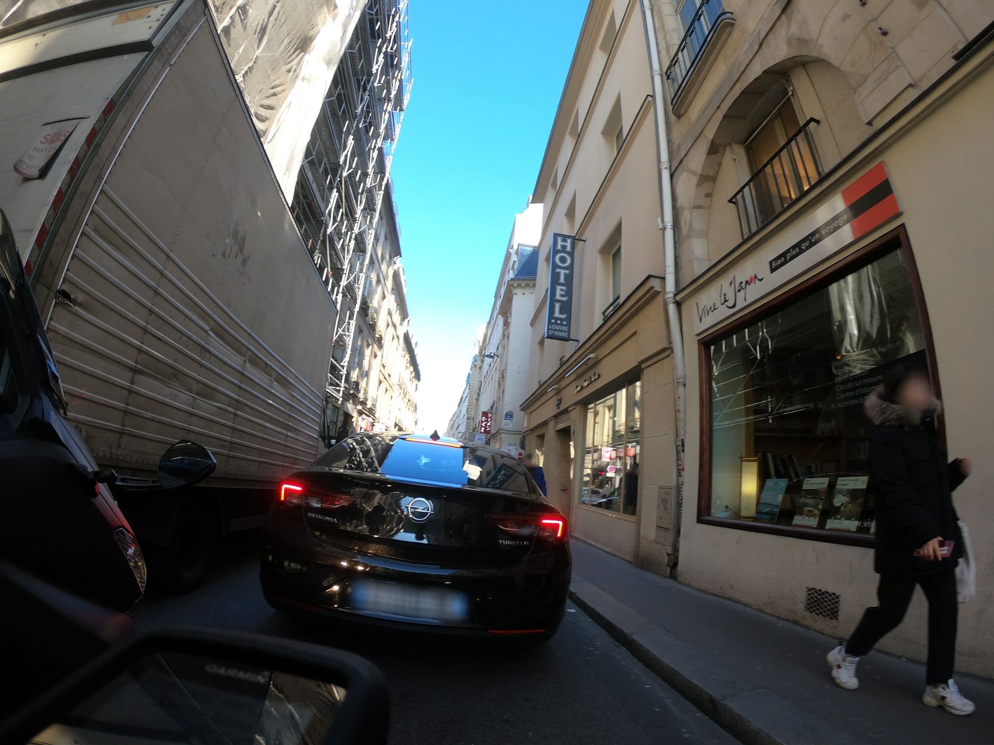 Street view near Louvre Saint-Anne, Paris 02 Bourse — © htonchia (CC BY-SA · Mapillary)