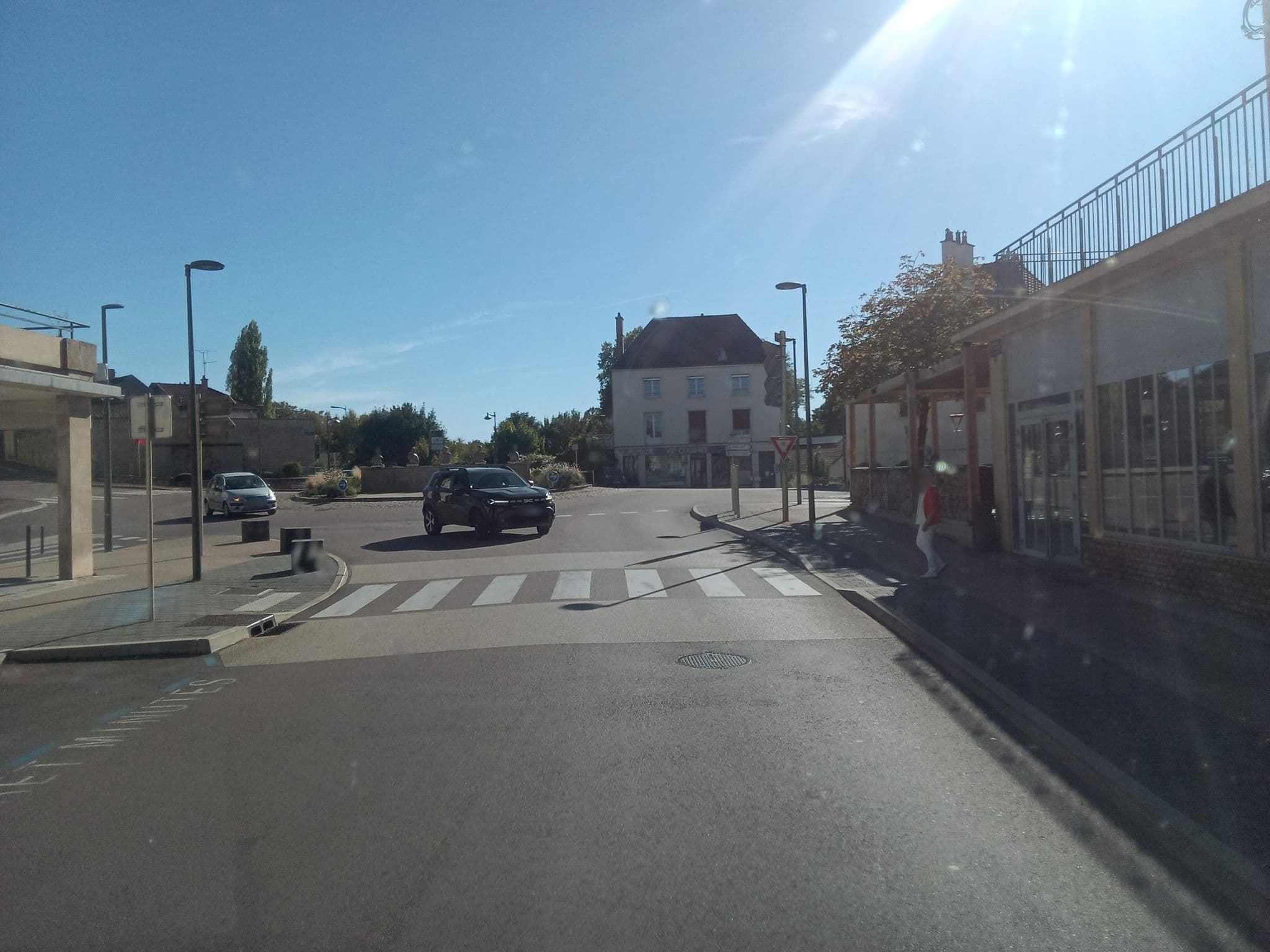 Street view near L'Étape, Châtillon-sur-Seine — © mprins (CC BY-SA · Mapillary)