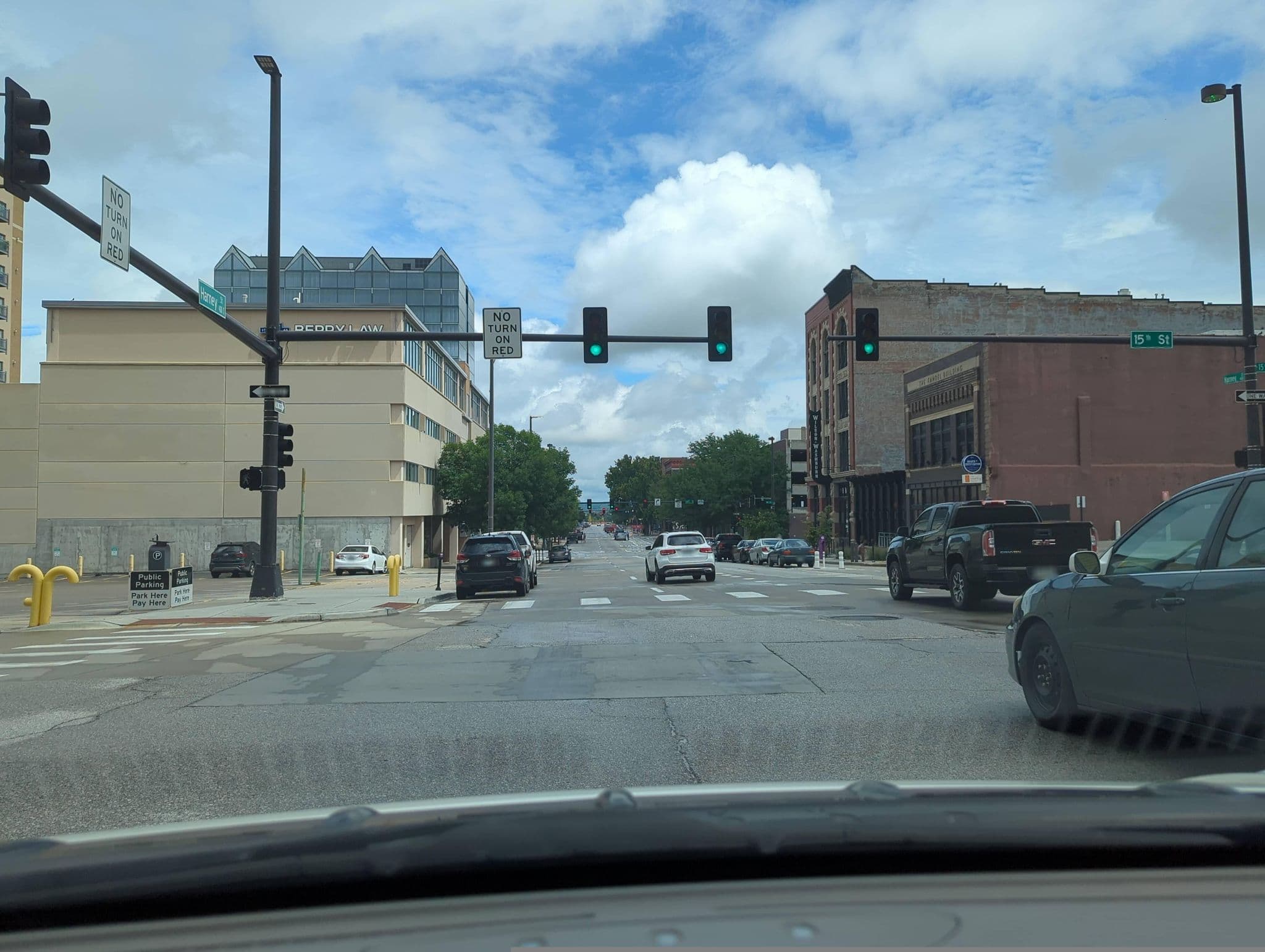 Street view near Best Western Redick Plaza, Omaha — © midnightcomm (CC BY-SA · Mapillary)