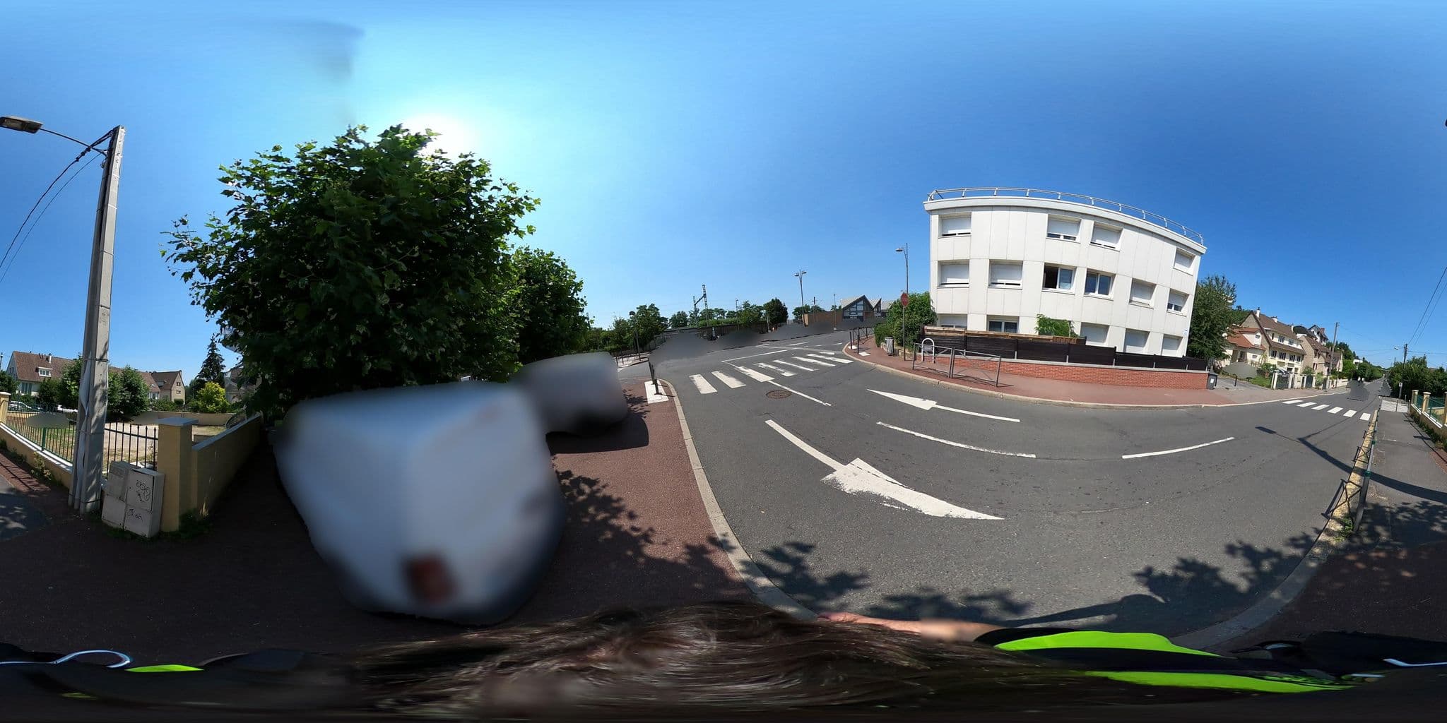 Street view near Le Clemenceau, Maurecourt — © cartocite (CC BY-SA · Mapillary)