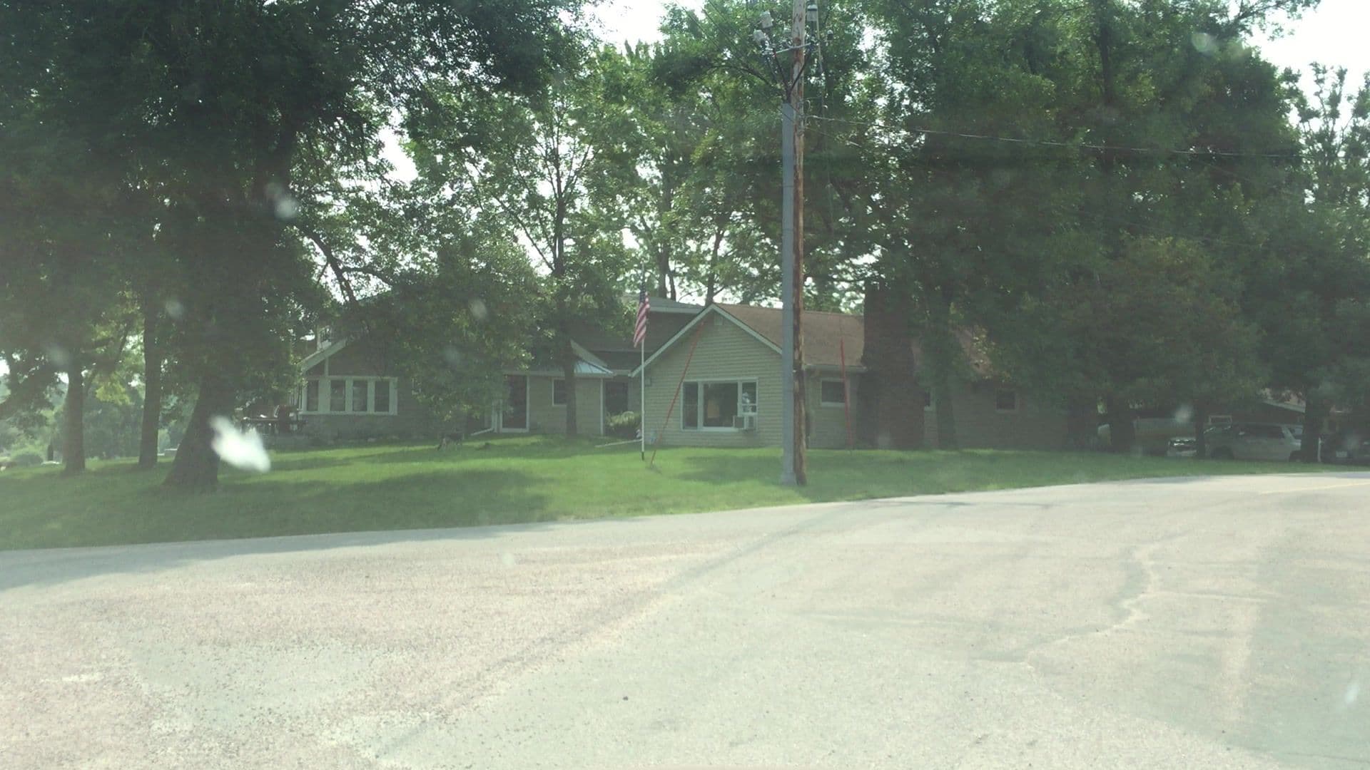 Street view near West Okoboji Cottages, Arnolds Park — © lvl5 (CC BY-SA · Mapillary)