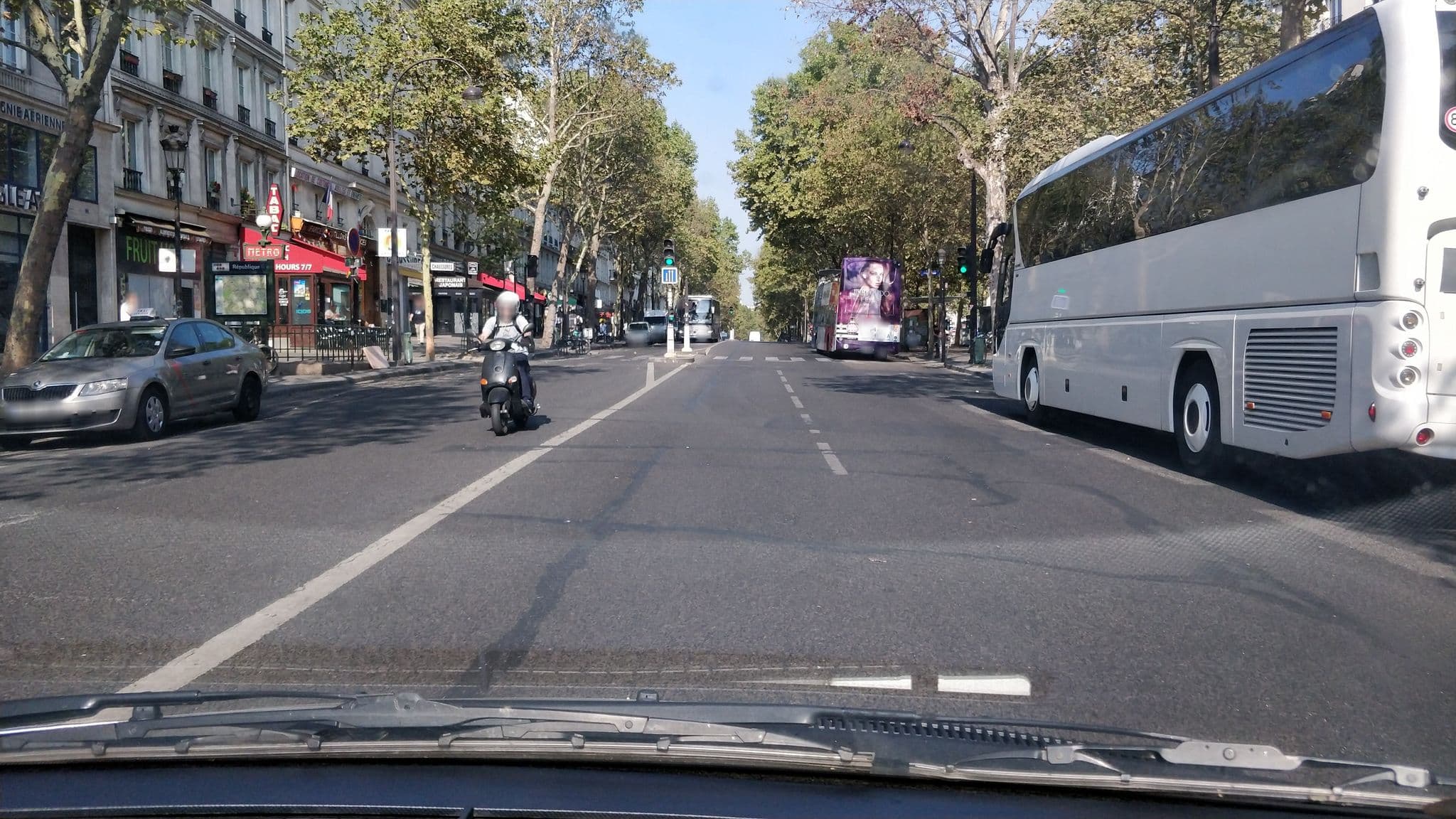 Street view near Hôtel Paix République, Porte Saint-Martin — © svr123456789 (CC BY-SA · Mapillary)