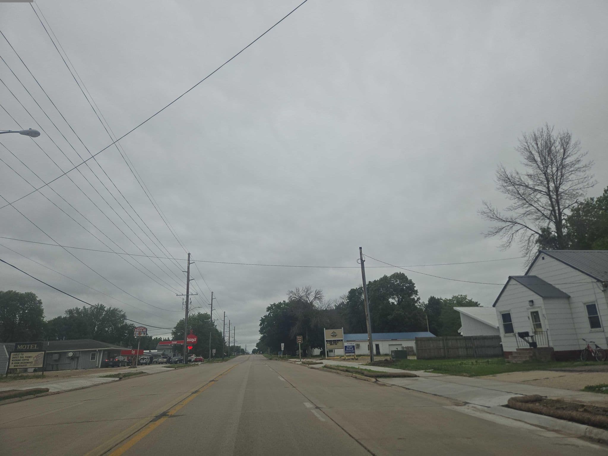 Street view near Belmond Motor Lodge, Belmond — © Montrose_Lyle (CC BY-SA · Mapillary)