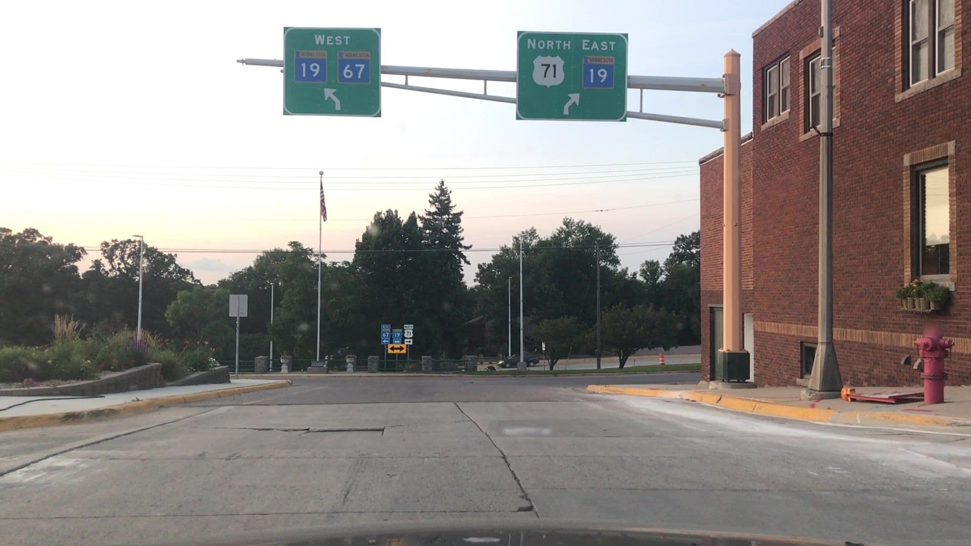 Street view near Tatanka Bed And Breakfast, Redwood Falls — © lvl5 (CC BY-SA · Mapillary)