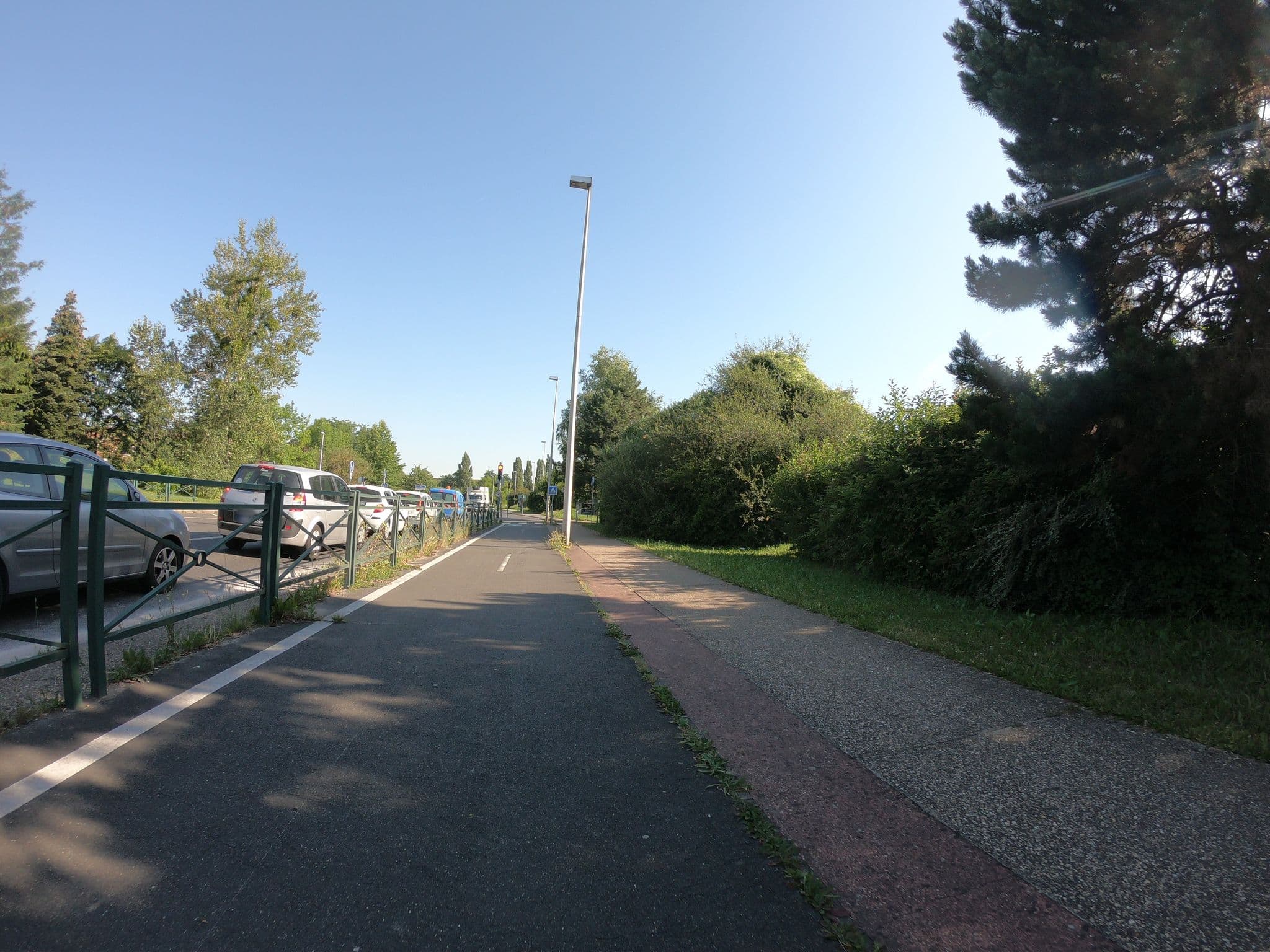 Street view near L’Hôtel Restaurant, Verrières-le-Buisson — © htonchia (CC BY-SA · Mapillary)