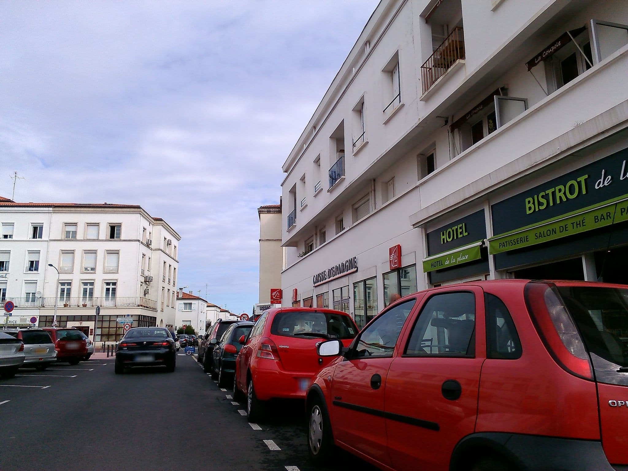 Street view near Hôtel de la Place, Royan — © maturion (CC BY-SA · Mapillary)