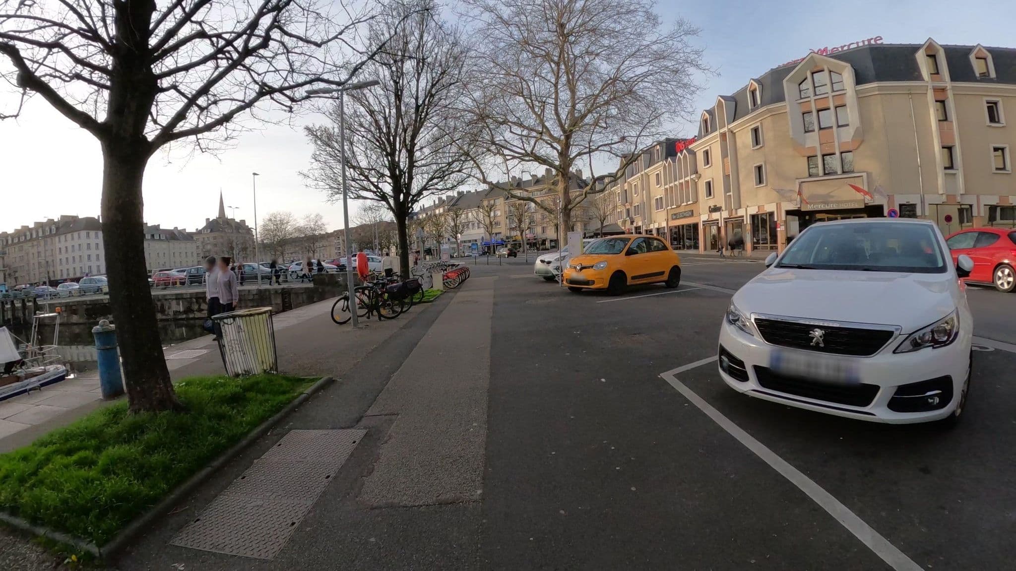 Street view near Mercure Caen Centre, Caen — © Nzau (CC BY-SA · Mapillary)