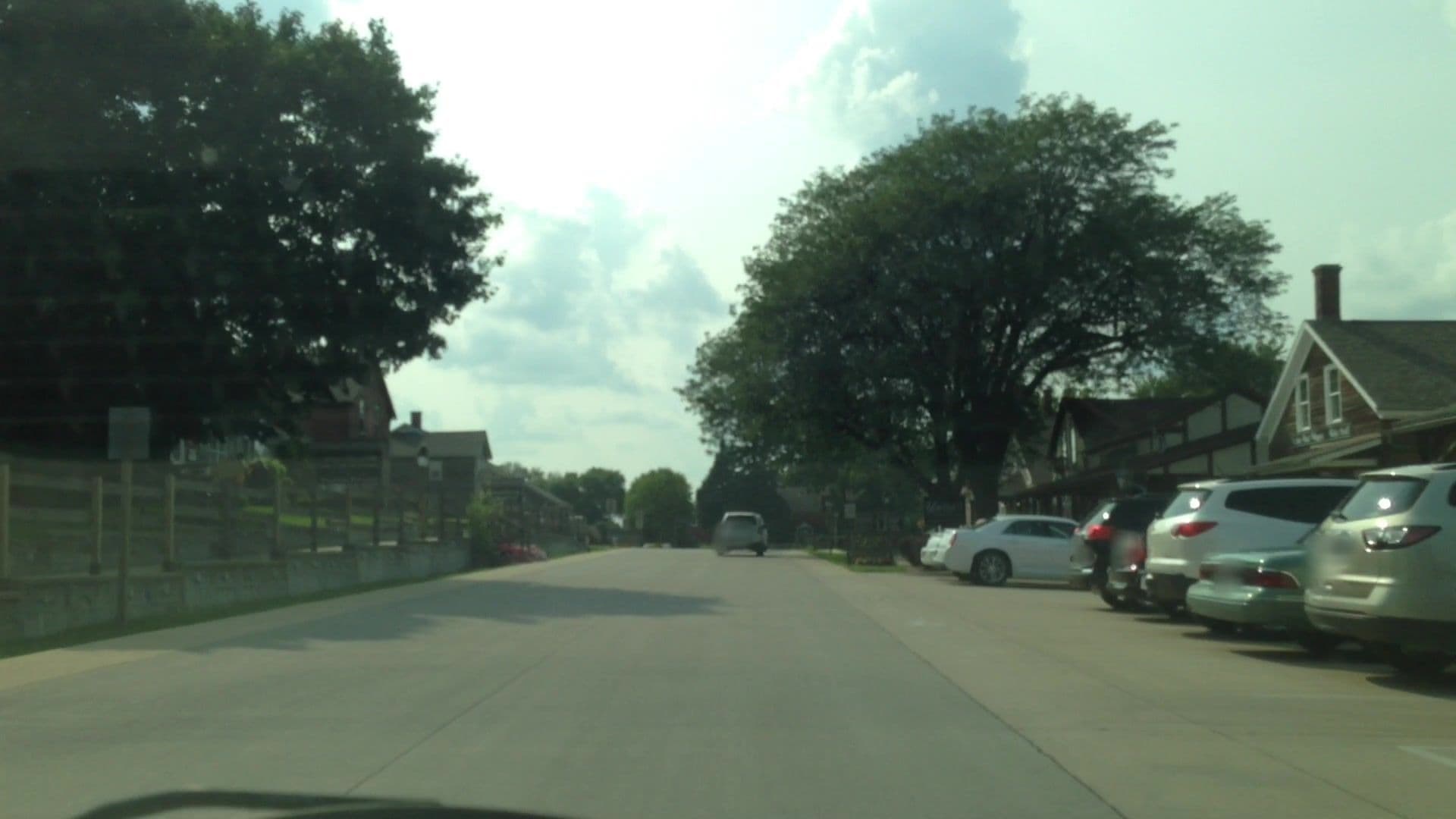 Street view near Holiday Inn Colonies Hotel Amana, Walford — © lvl5 (CC BY-SA · Mapillary)