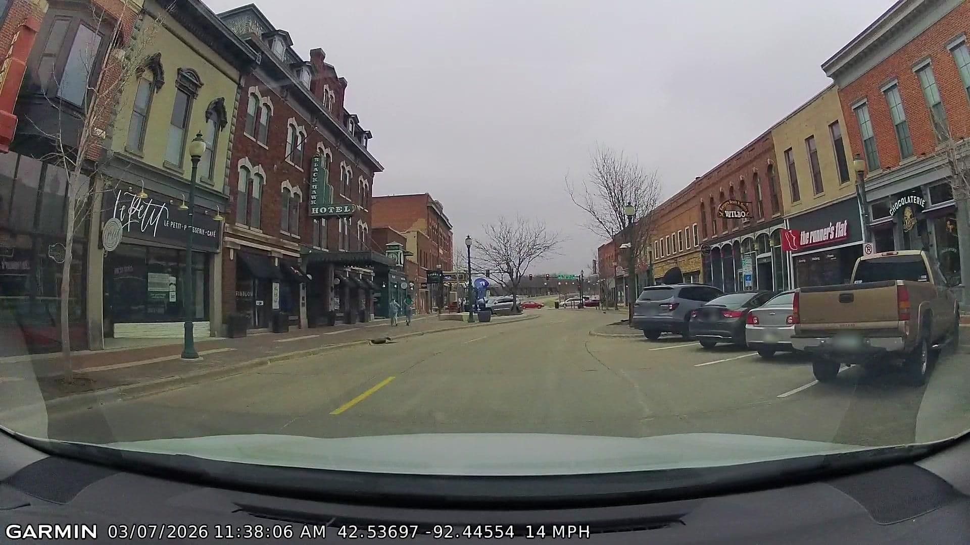 Street view near Mobile Digs, Cedar Falls — © FeetAndInches (CC BY-SA · Mapillary)