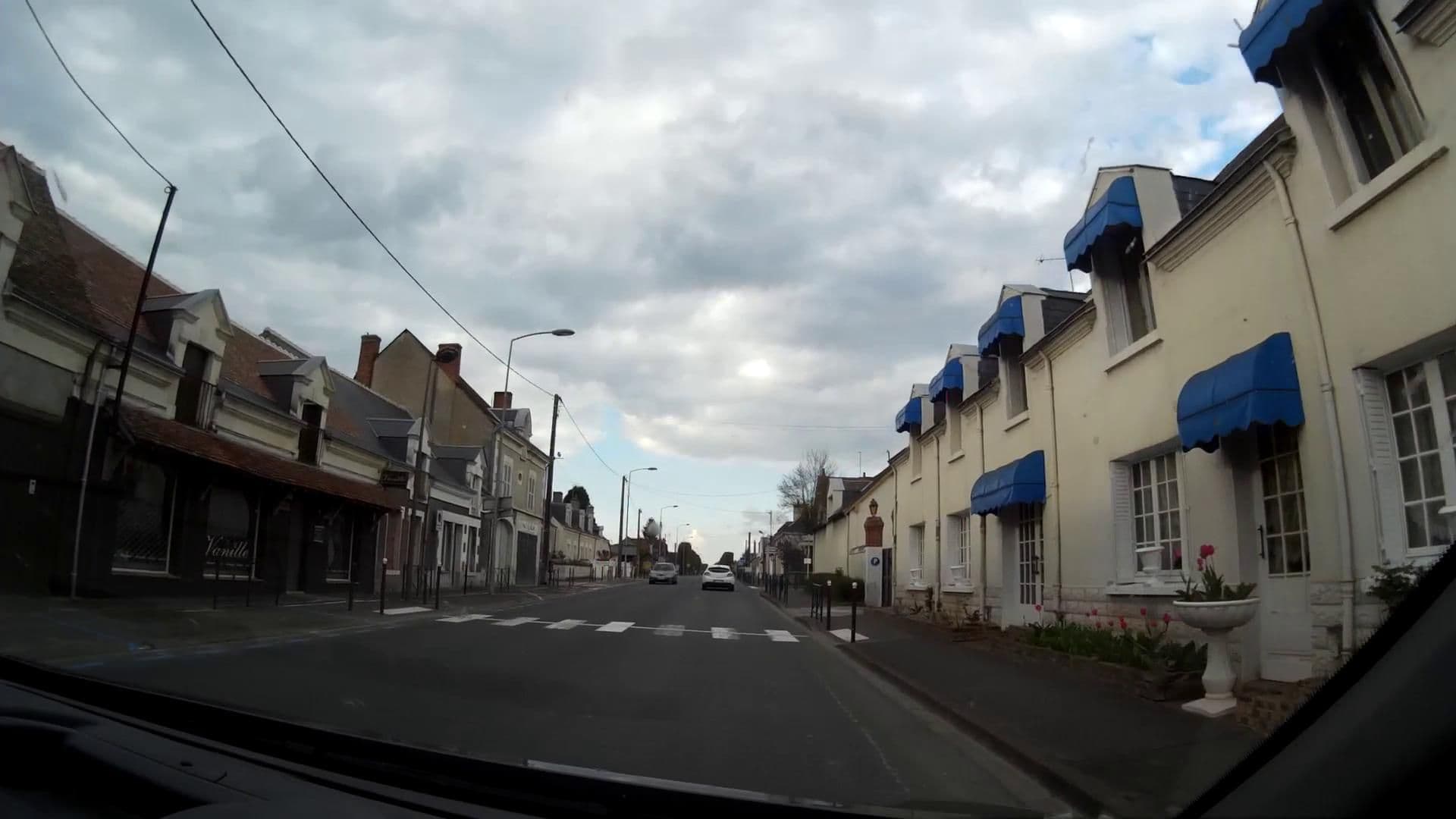 Street view near Hôtel de France, Contres — © lluc (CC BY-SA · Mapillary)