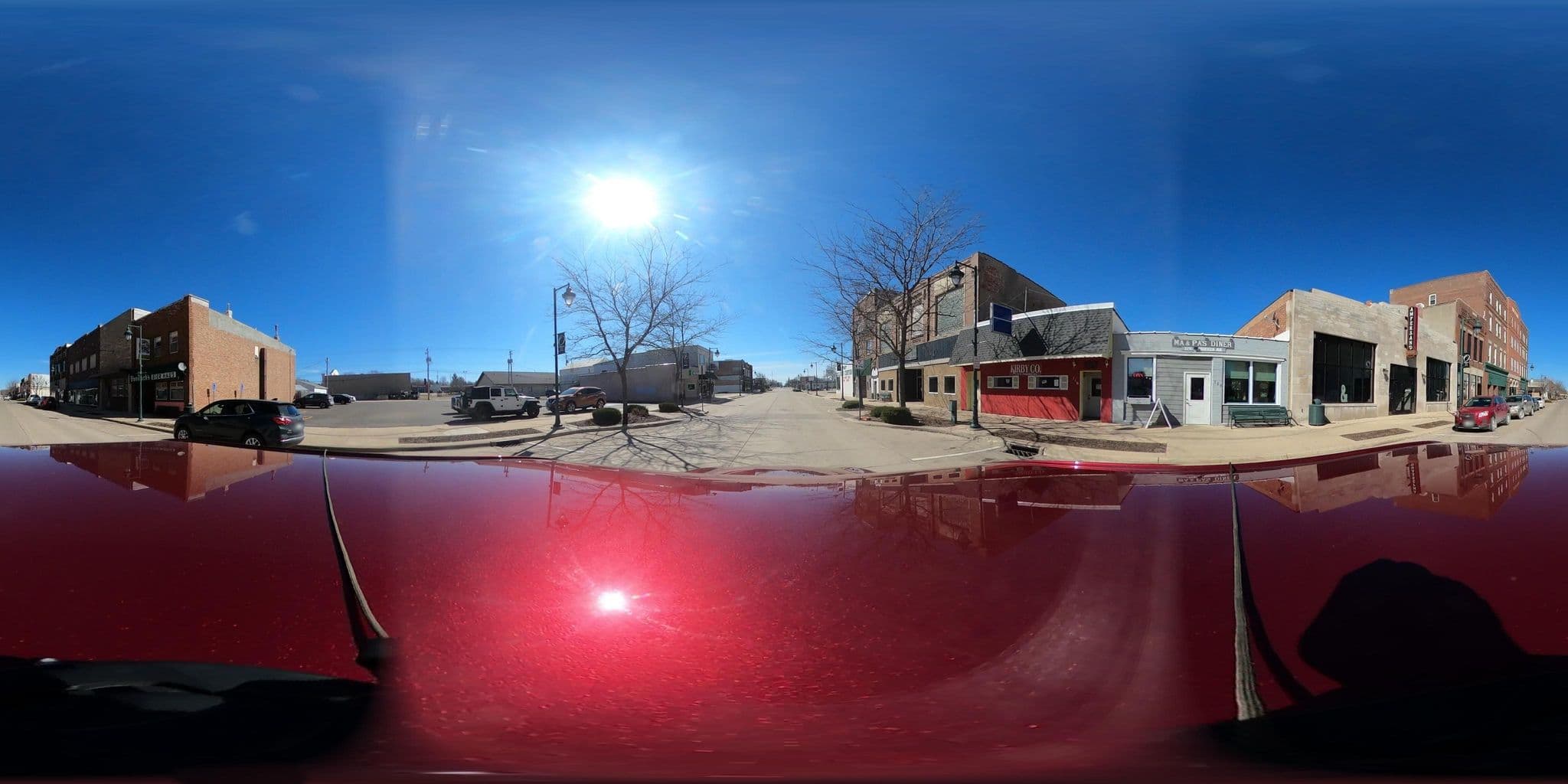 Street view near Yankee Inn Hotel Rest & Lounge, Oelwein — © Hopen111 (CC BY-SA · Mapillary)