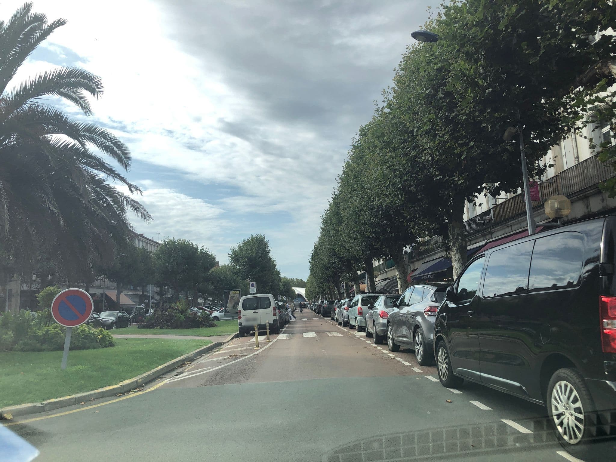 Street view near Crystal Hotel, Royan — © cquest (CC BY-SA · Mapillary)