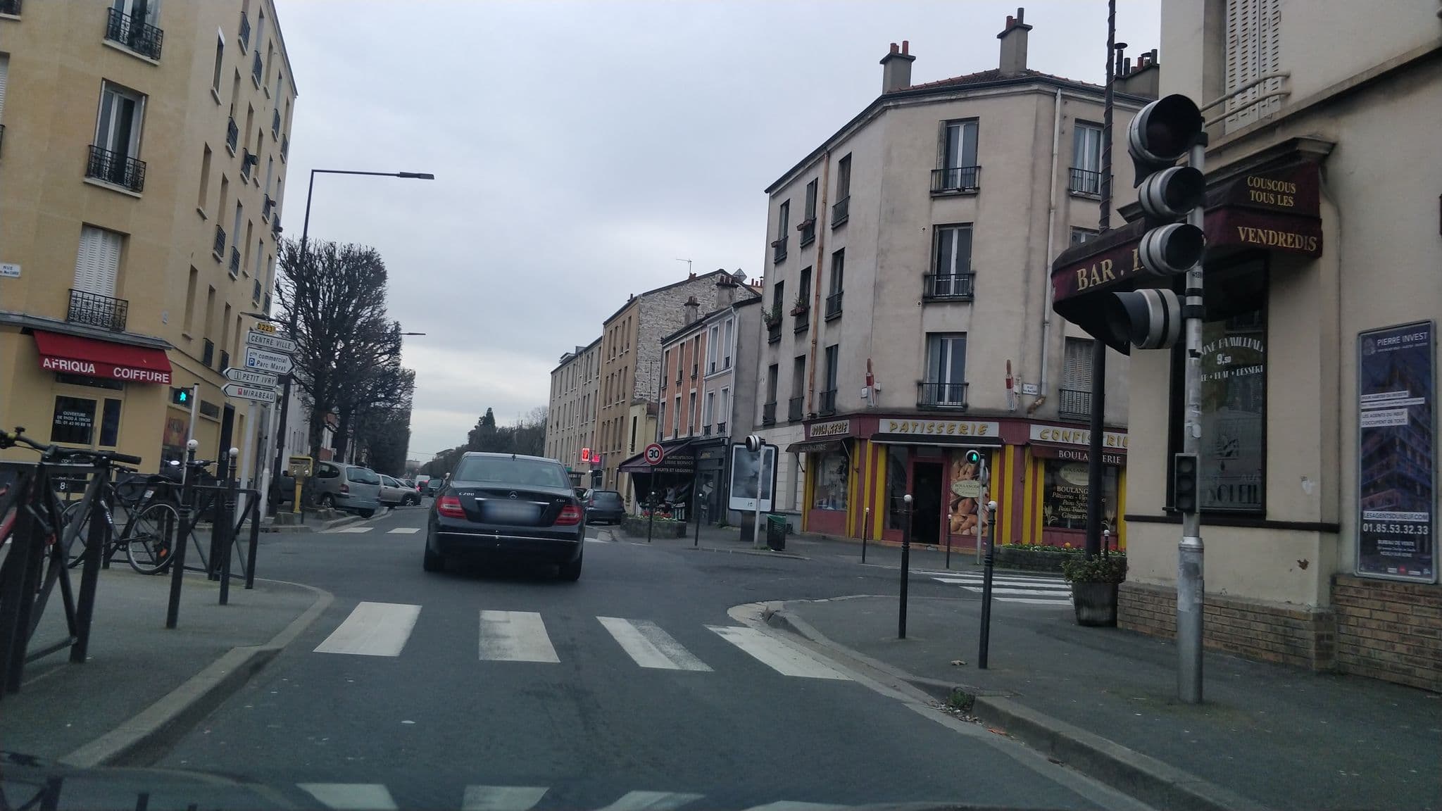 Street view near Au Soleil Levant, Ivry-sur-Seine — © tykayn (CC BY-SA · Mapillary)