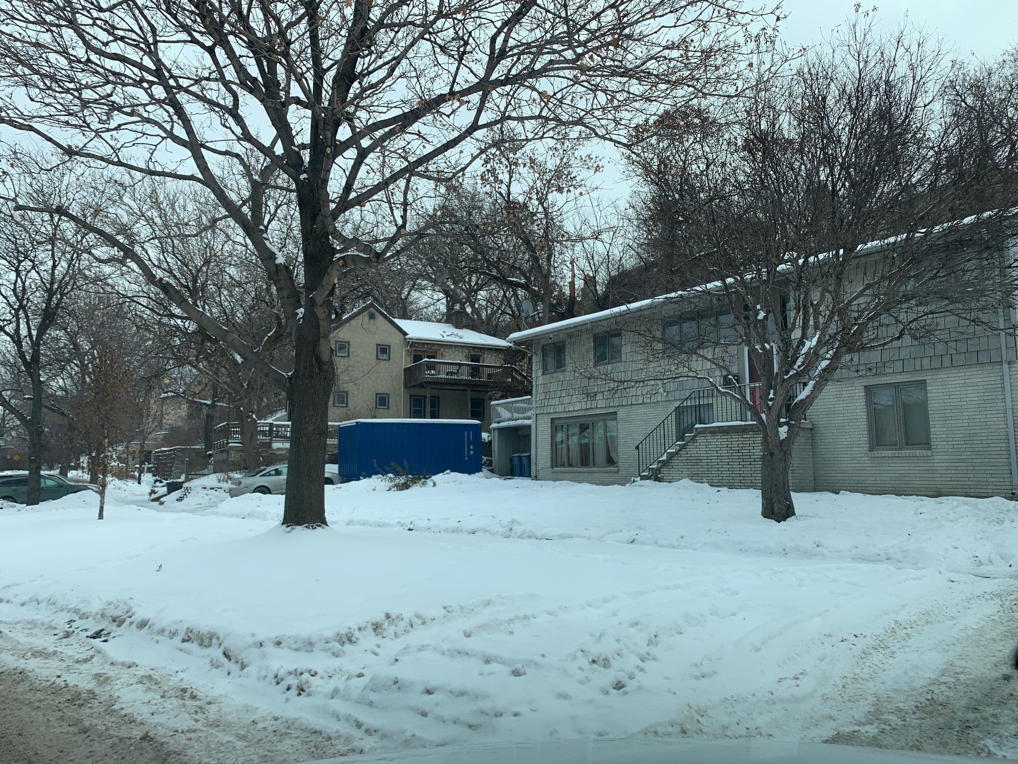 Street view near The Kenwood Hotel, Minneapolis — © billamartin (CC BY-SA · Mapillary)
