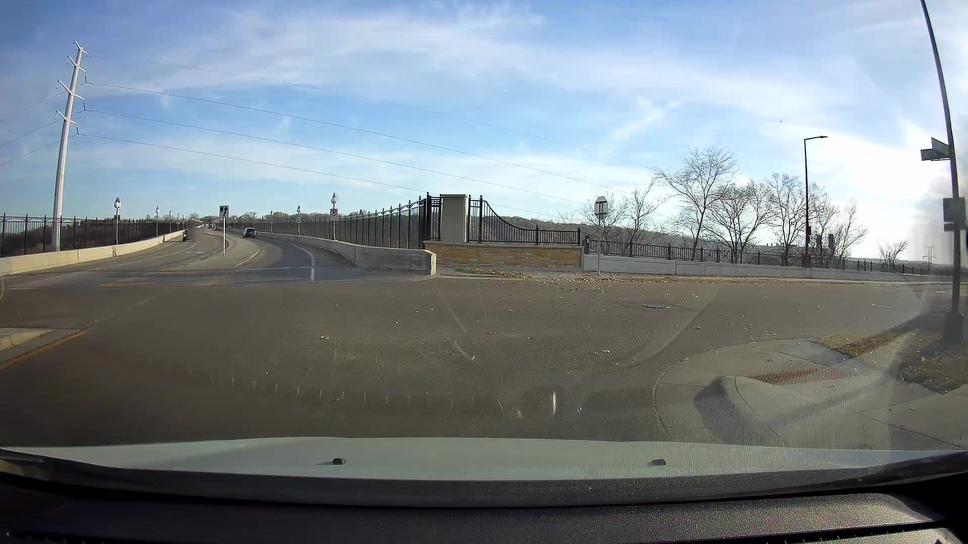 Street view near Hilton Garden Inn-Eagan, Saint Paul — © iandees (CC BY-SA · Mapillary)